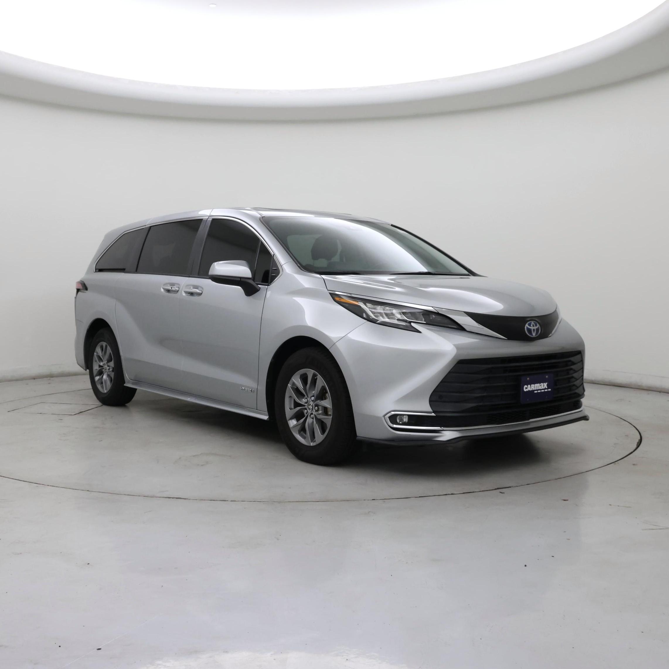 Silver 2021 Toyota Sienna Minivan All-Wheel Drive Automatic