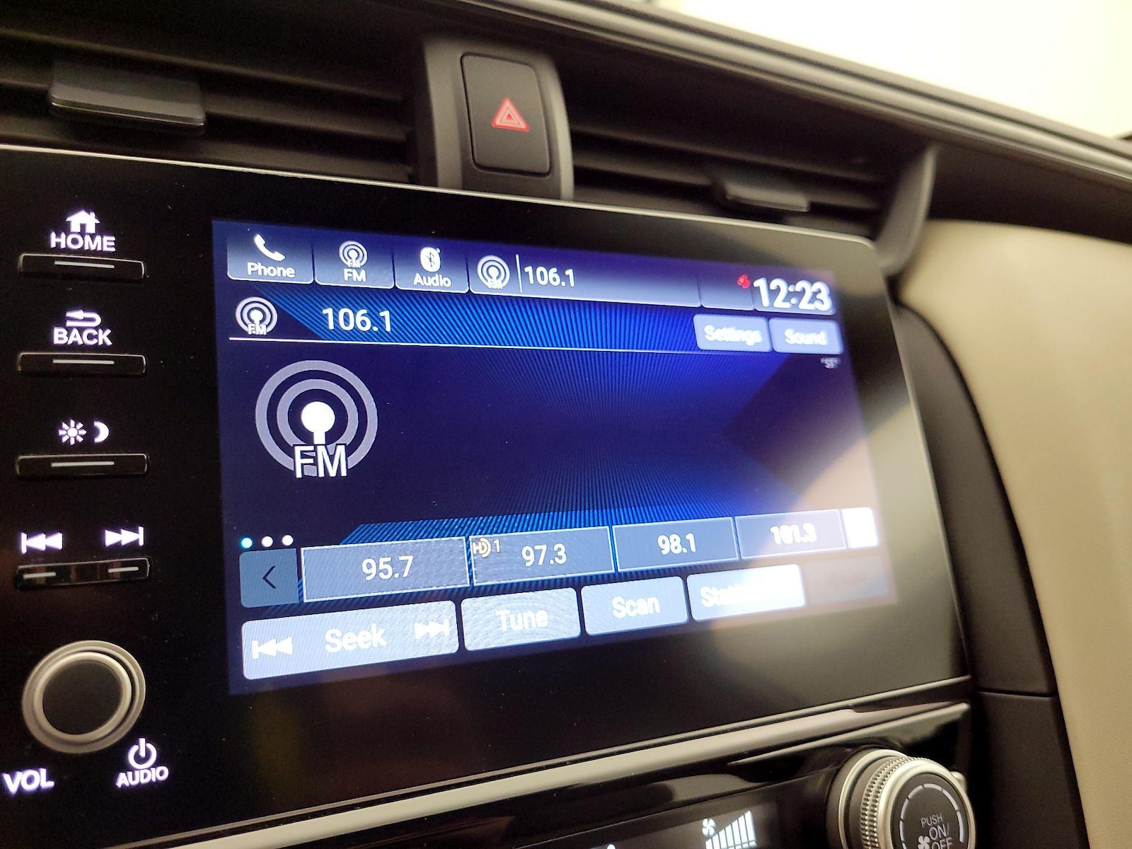 2020 Honda Insight EX - Photo 16