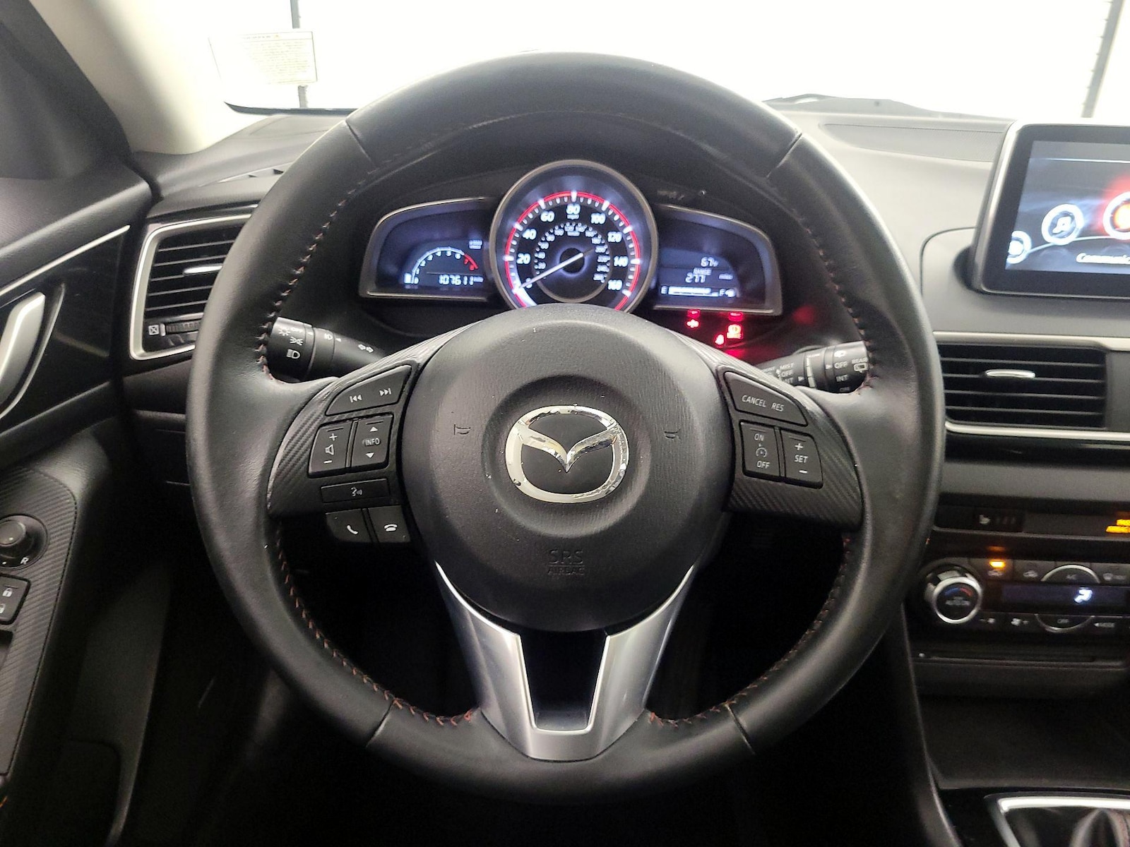 2015 Mazda MAZDA3 i Grand Touring - Photo 11