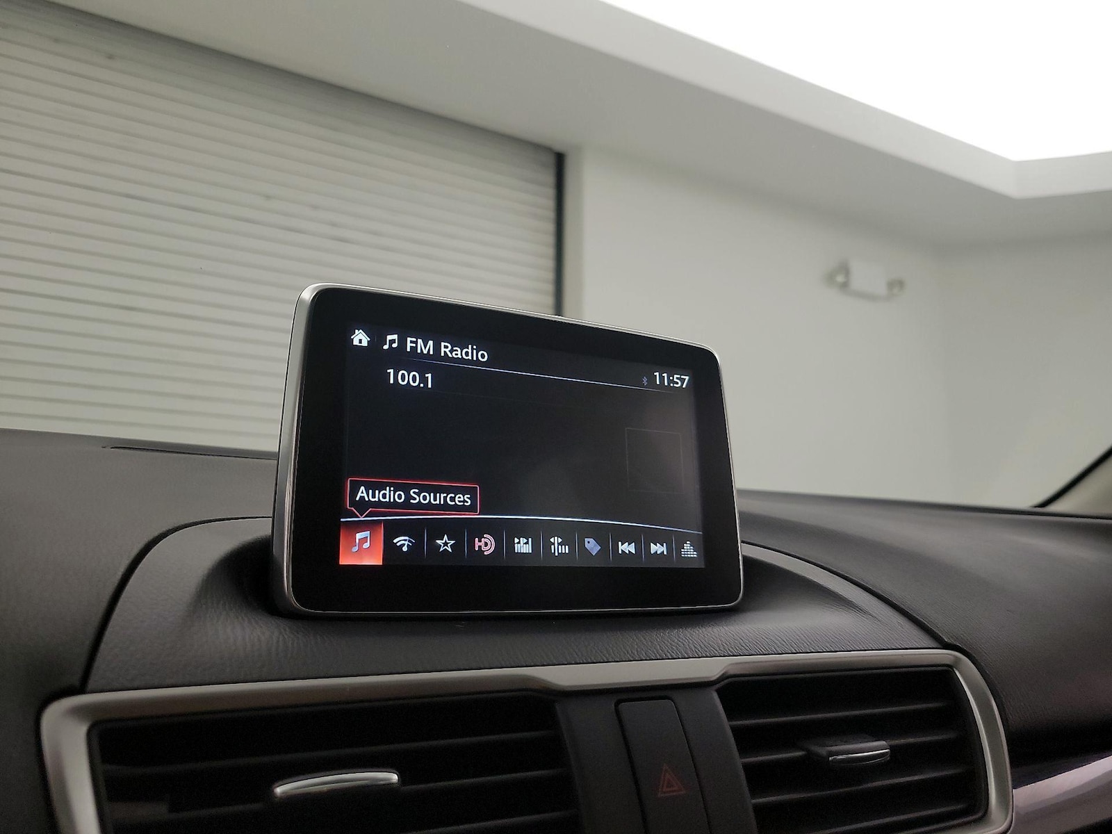 2015 Mazda MAZDA3 i Grand Touring - Photo 17