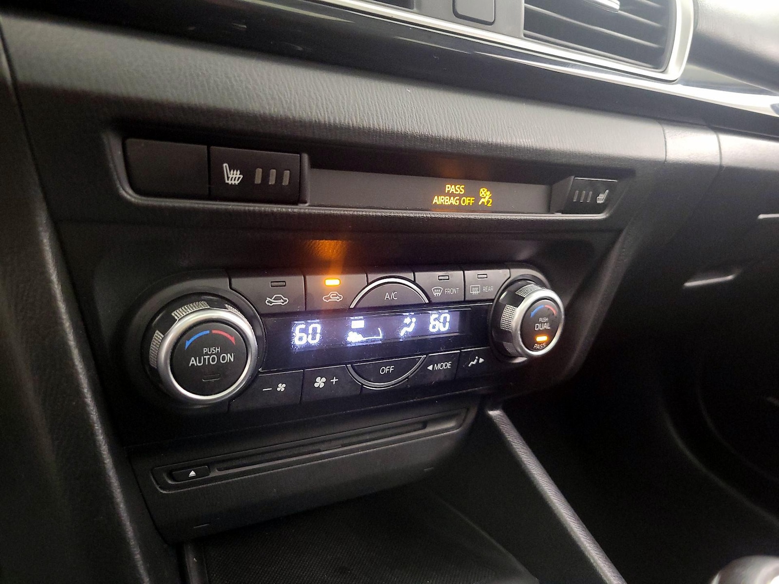 2015 Mazda MAZDA3 i Grand Touring - Photo 18