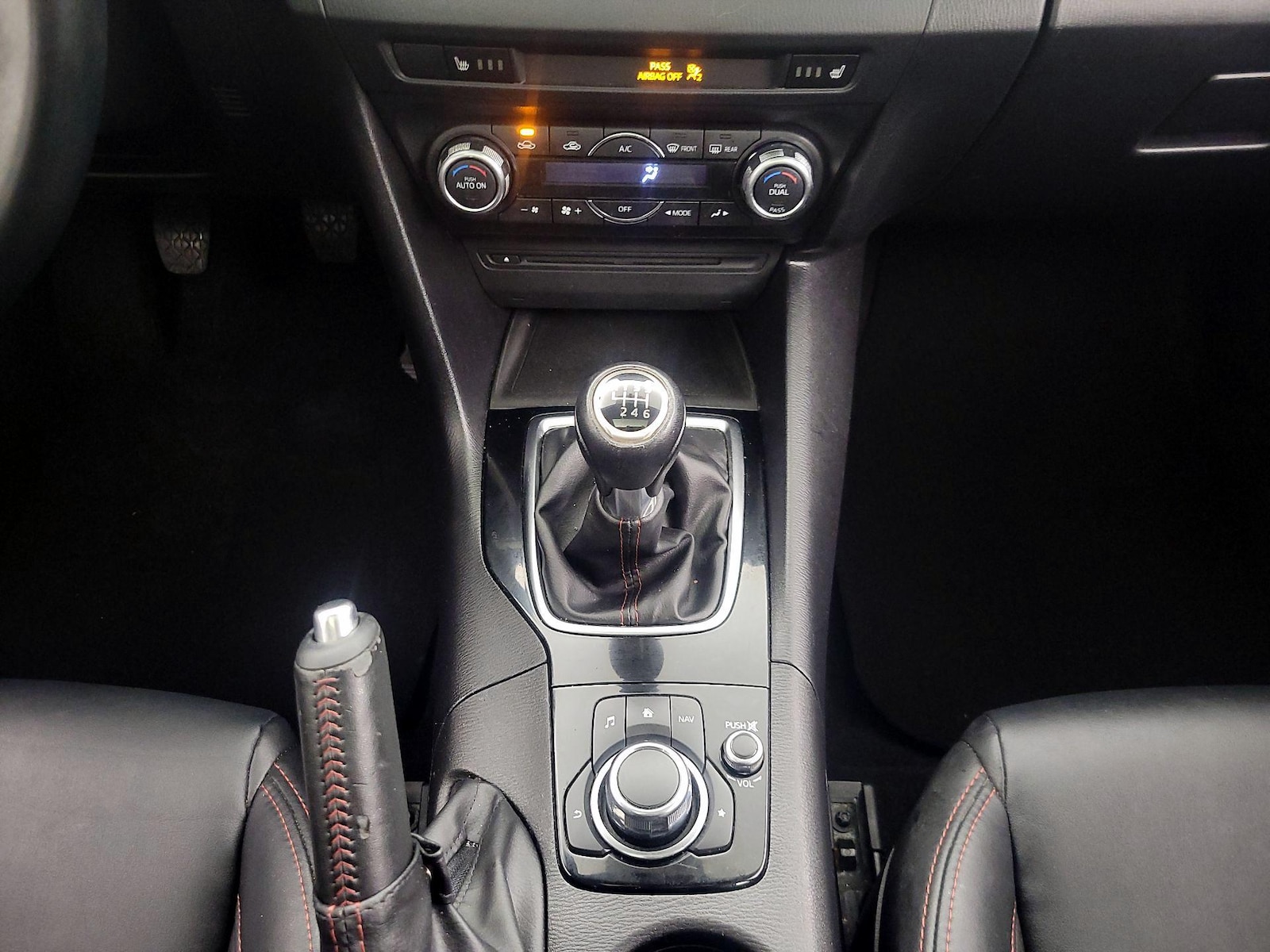 2015 Mazda MAZDA3 i Grand Touring - Photo 19