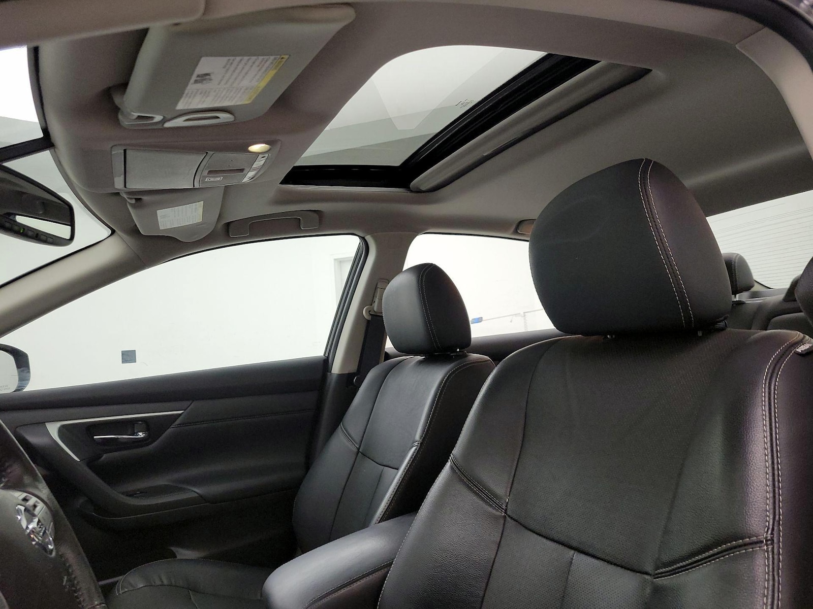 Sunroof(s) & Overhead Airbags