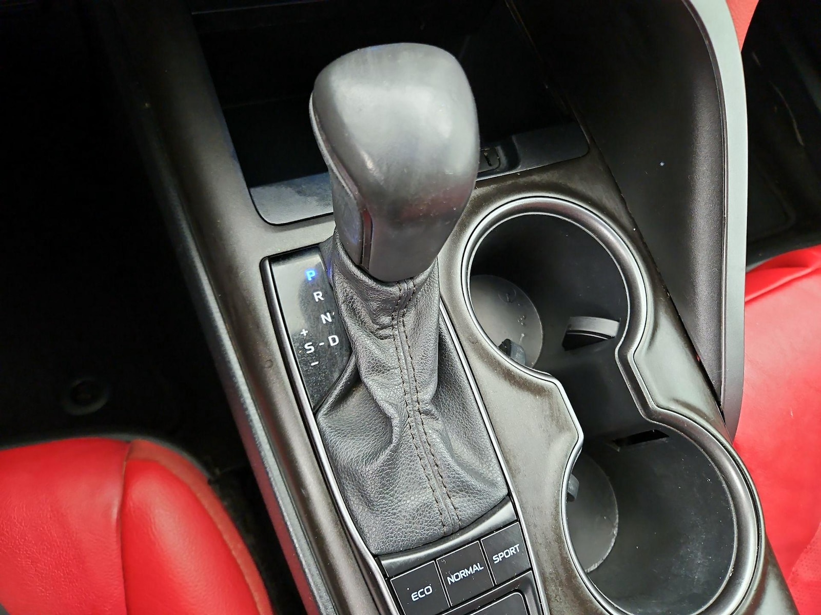 2021 Toyota Camry XSE - Photo 18
