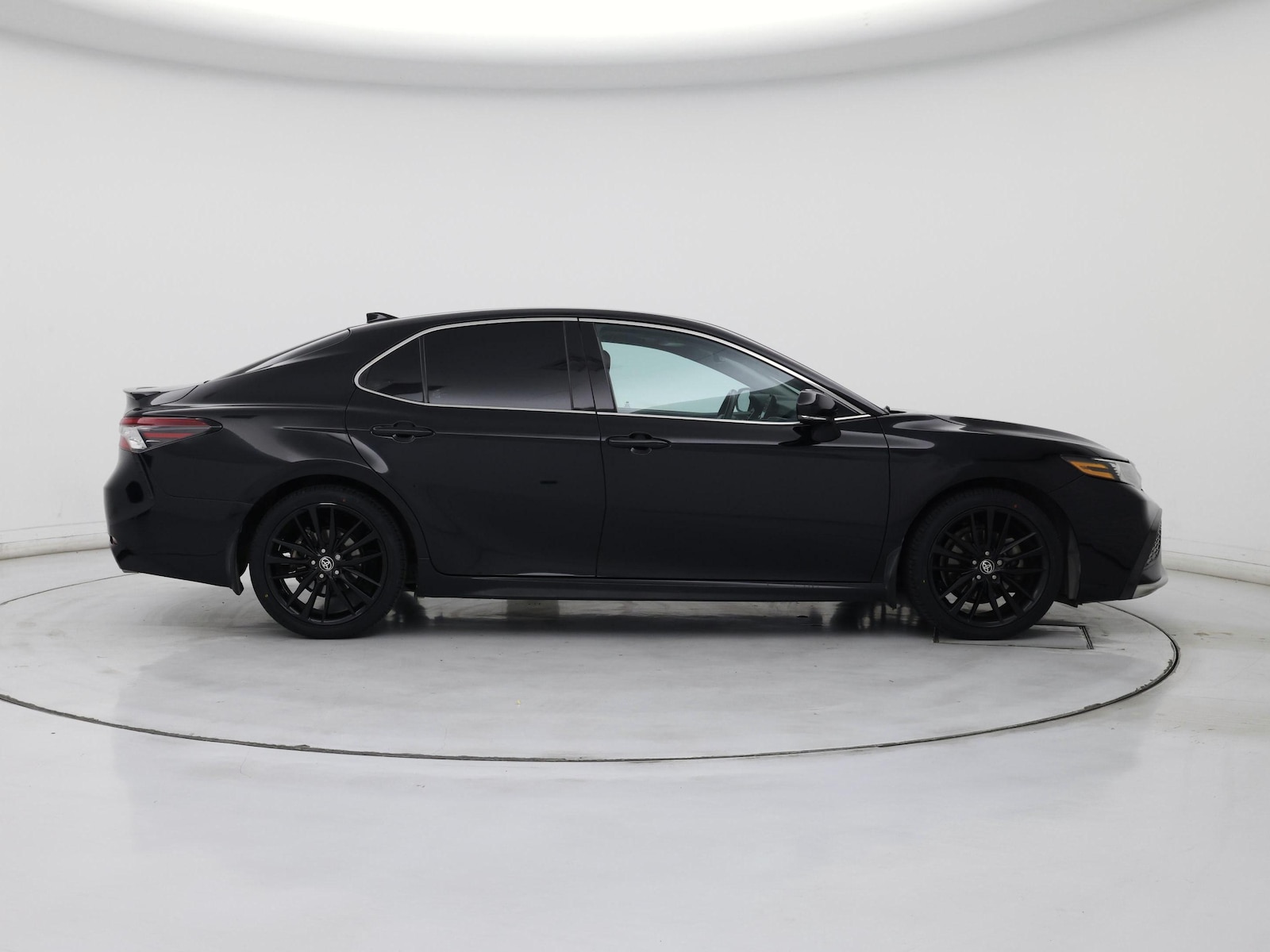 2021 Toyota Camry XSE - Photo 8