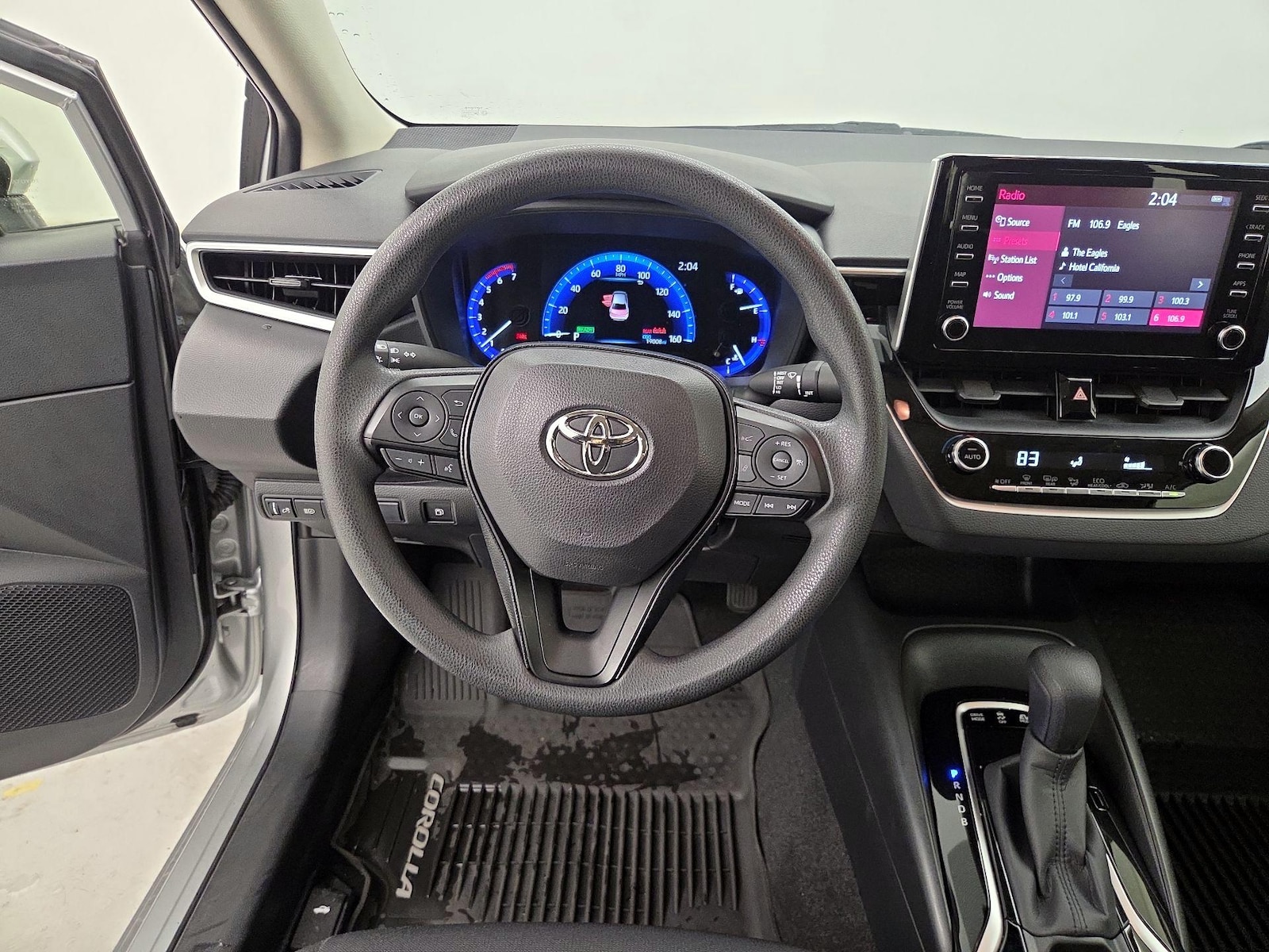 2020 Toyota Corolla LE - Photo 11