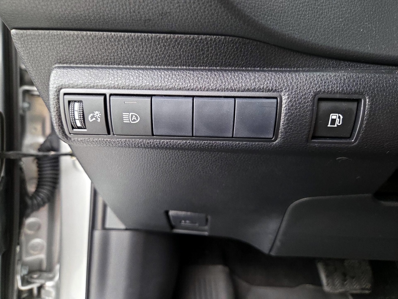 2020 Toyota Corolla LE - Photo 14