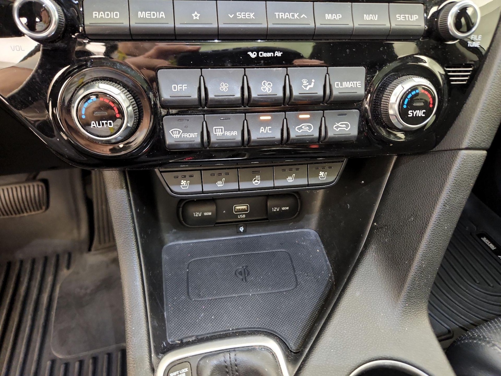 2020 Kia Sportage EX - Photo 18