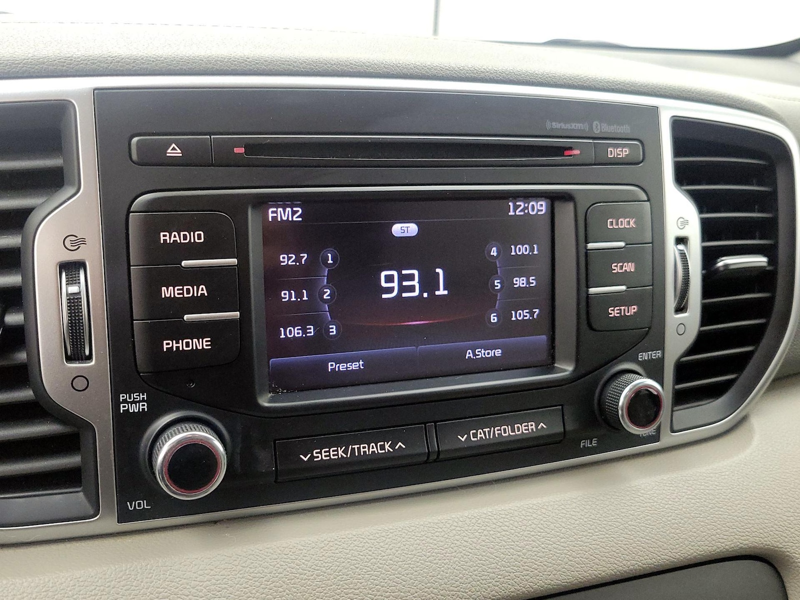 2018 Kia Sportage LX - Photo 16