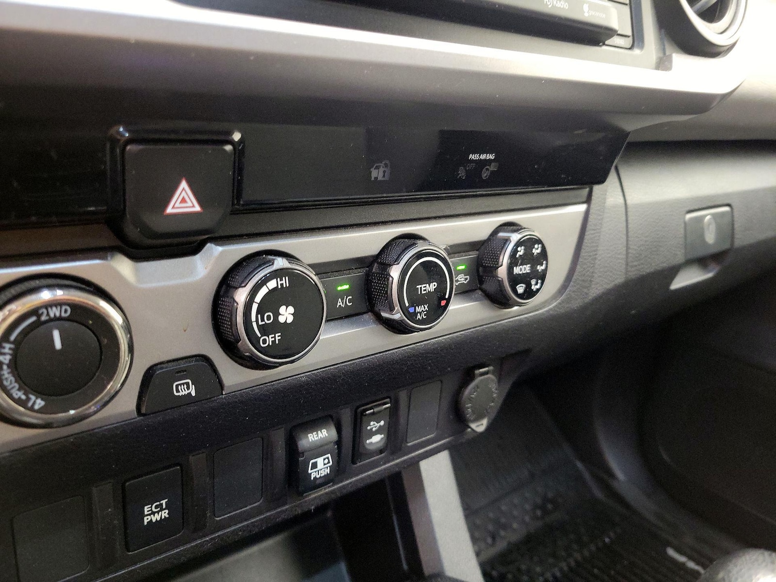 2018 Toyota Tacoma SR5 - Photo 17