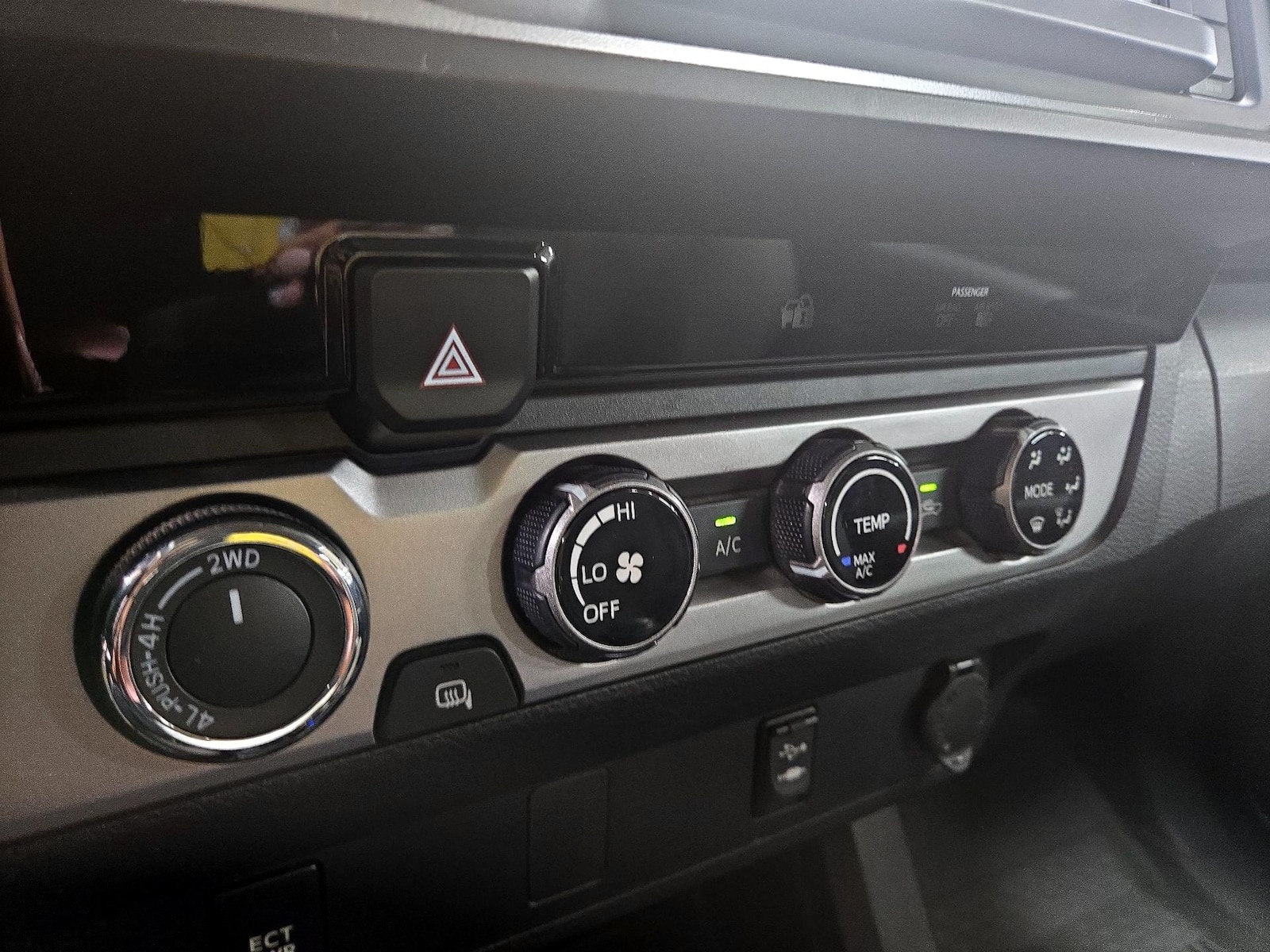 2017 Toyota Tacoma SR - Photo 17