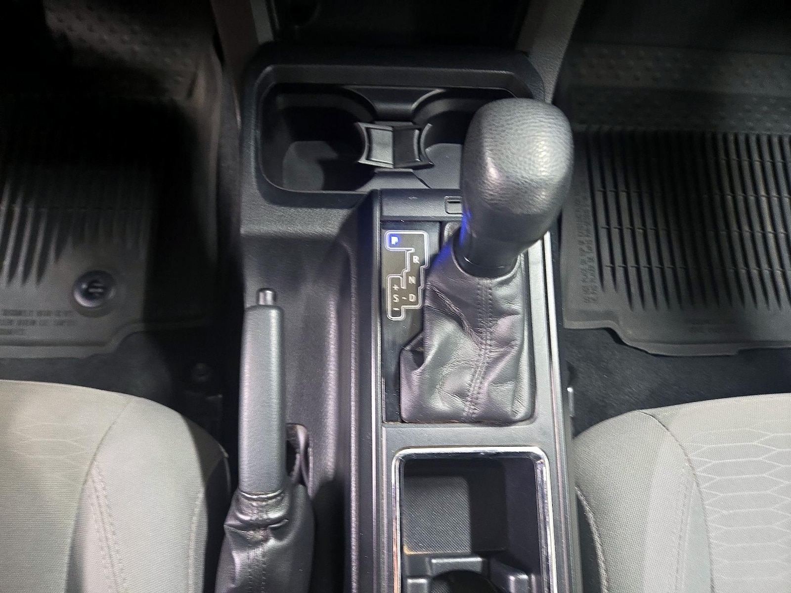 2017 Toyota Tacoma SR - Photo 18