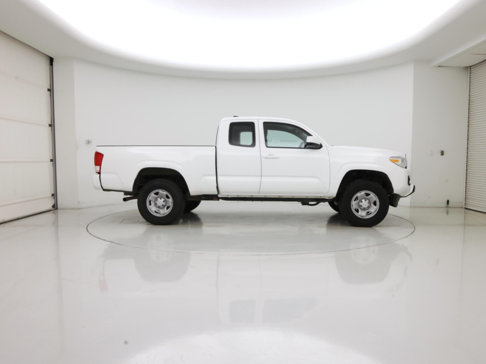 2017 Toyota Tacoma SR - Photo 8