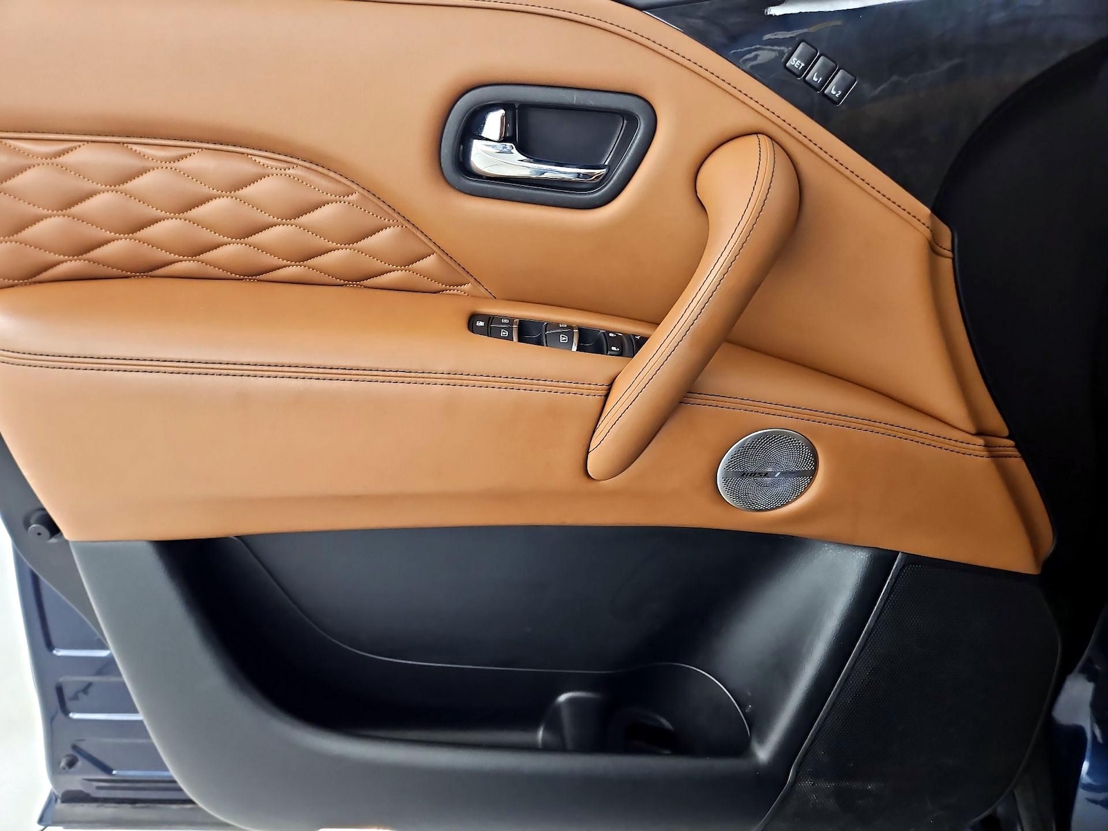 2020 INFINITI QX80 - Photo 13