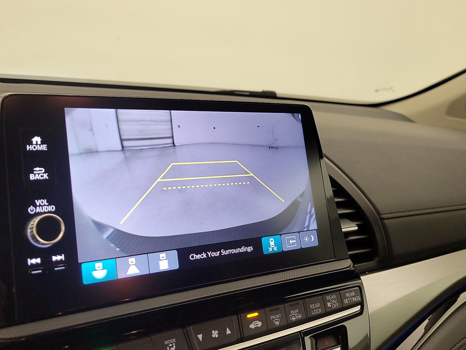 2025 Honda Odyssey Touring - Photo 15