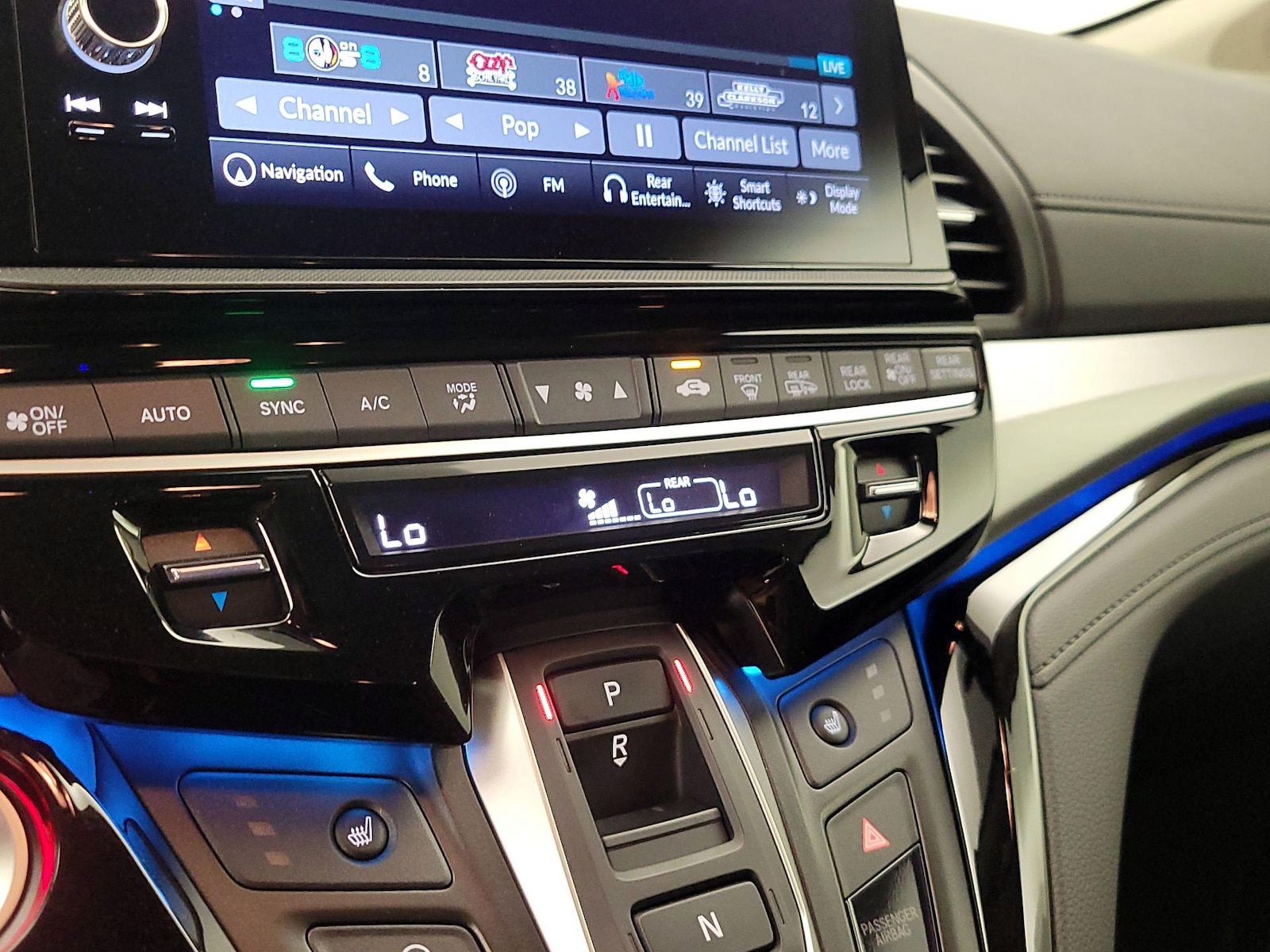 2025 Honda Odyssey Touring - Photo 17