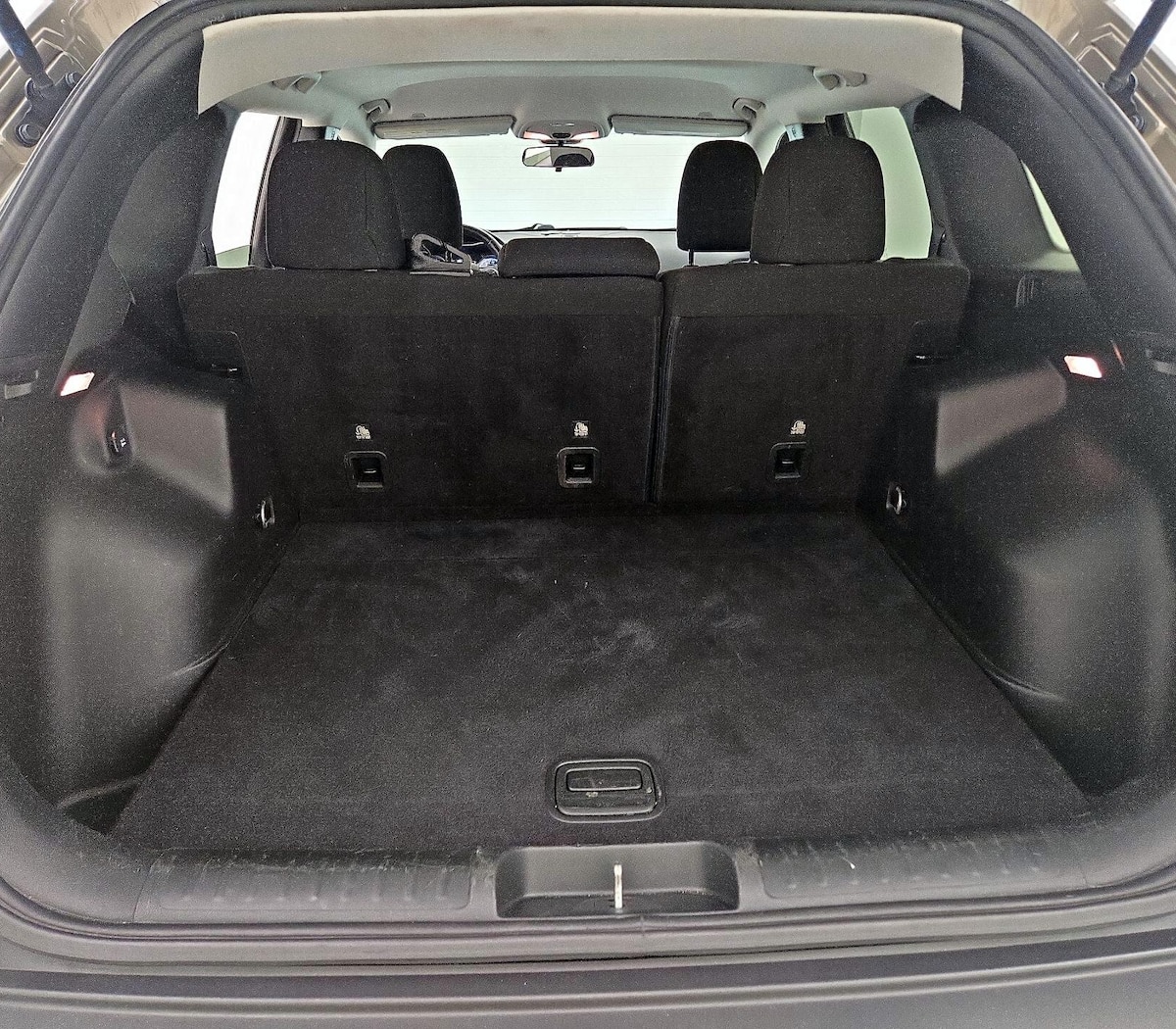 Trunk/Cargo (Seats Up)