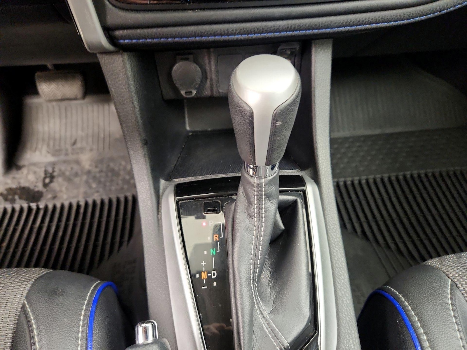 2017 Toyota Corolla SE - Photo 18