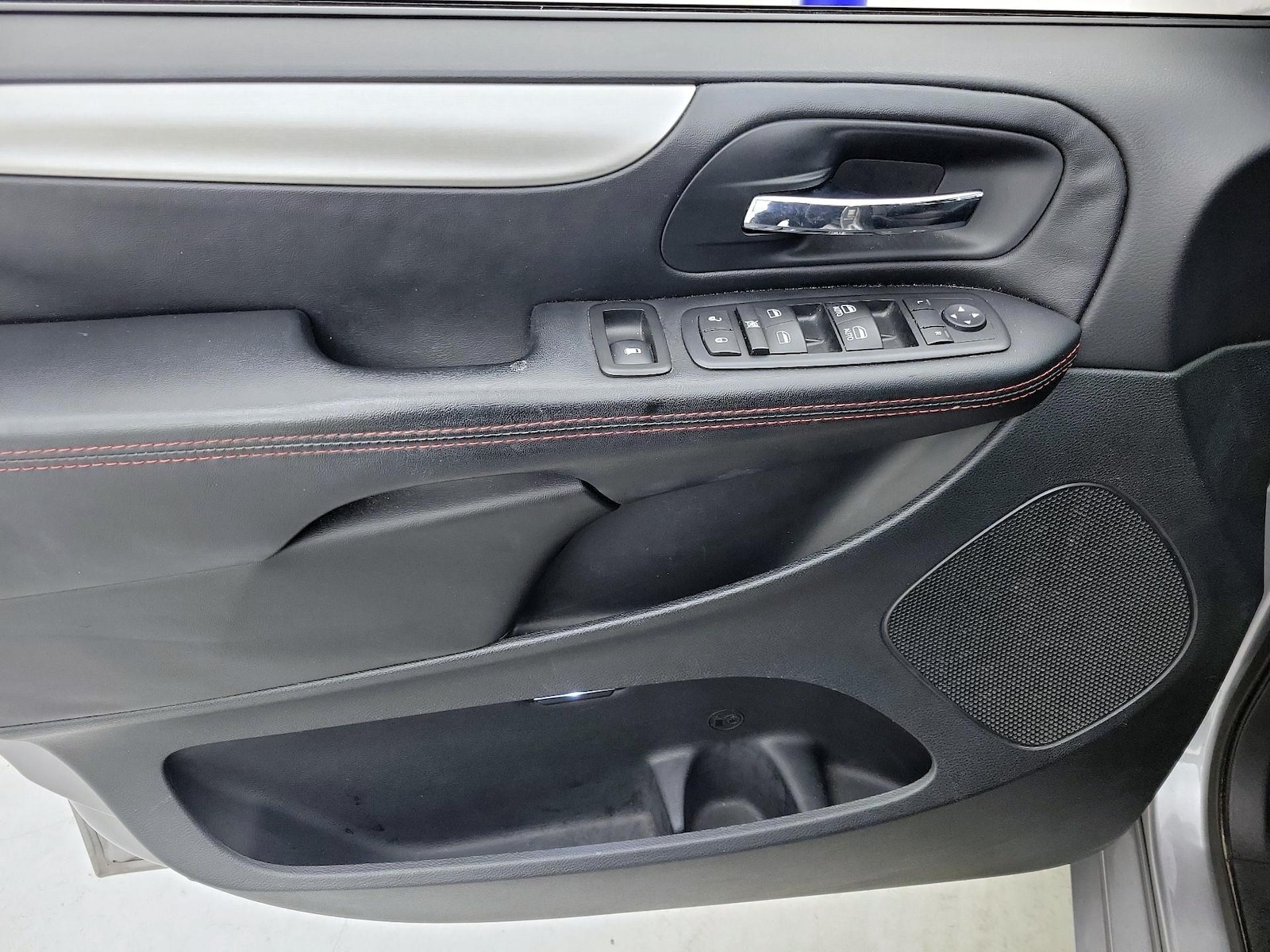 2016 Dodge Grand Caravan R/T - Photo 13