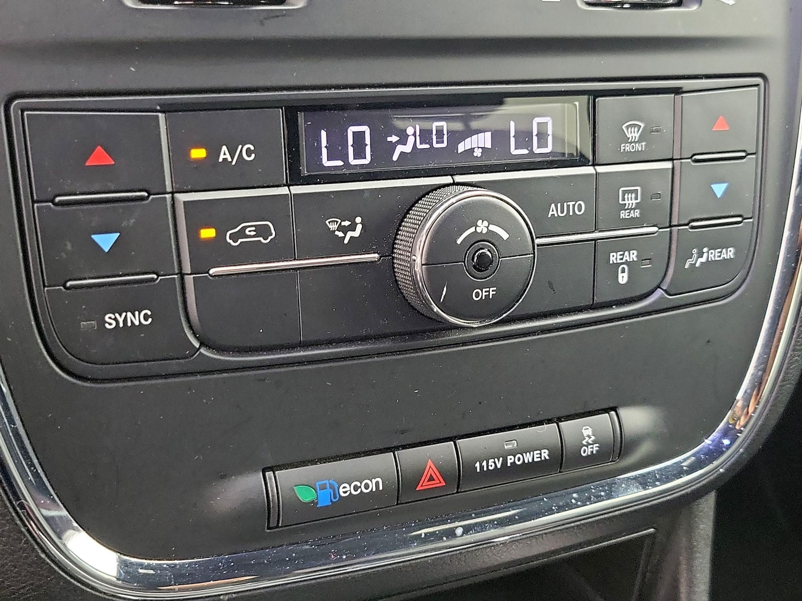 2016 Dodge Grand Caravan R/T - Photo 17