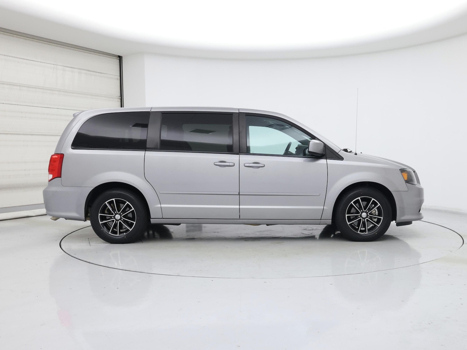 2016 Dodge Grand Caravan R/T - Photo 8