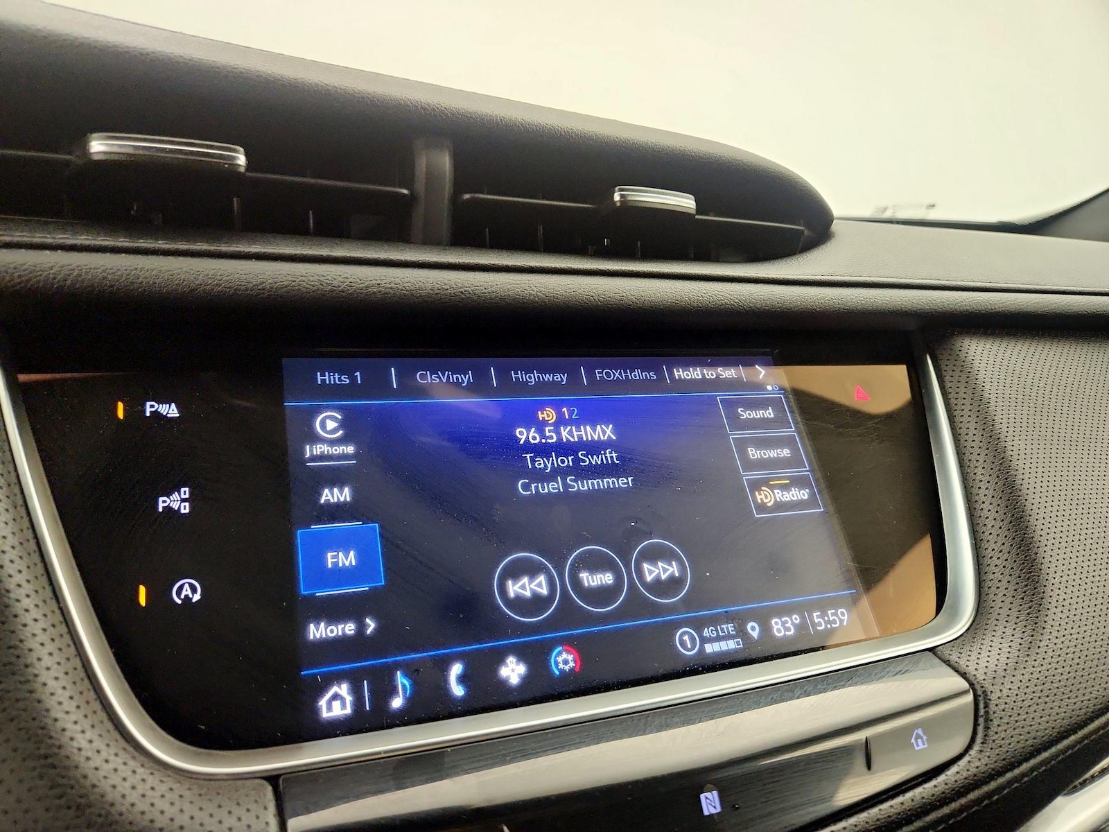 2021 Cadillac XT5 Sport - Photo 16