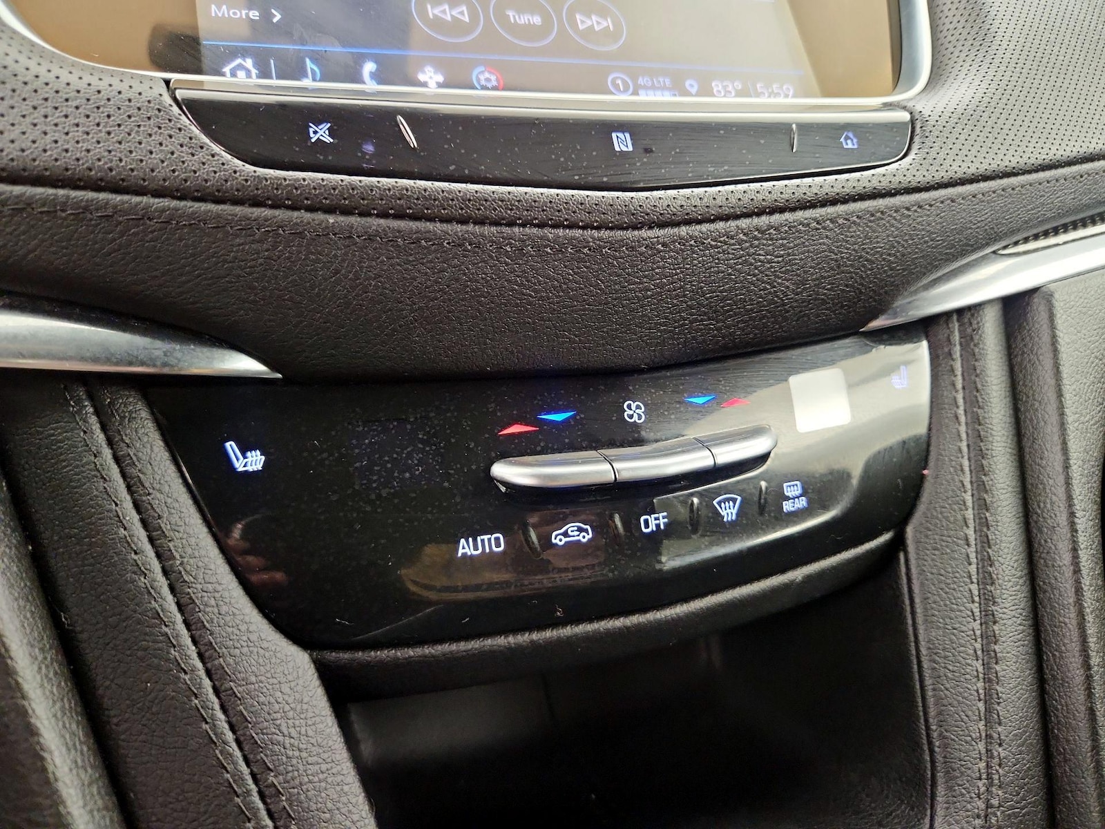 2021 Cadillac XT5 Sport - Photo 17