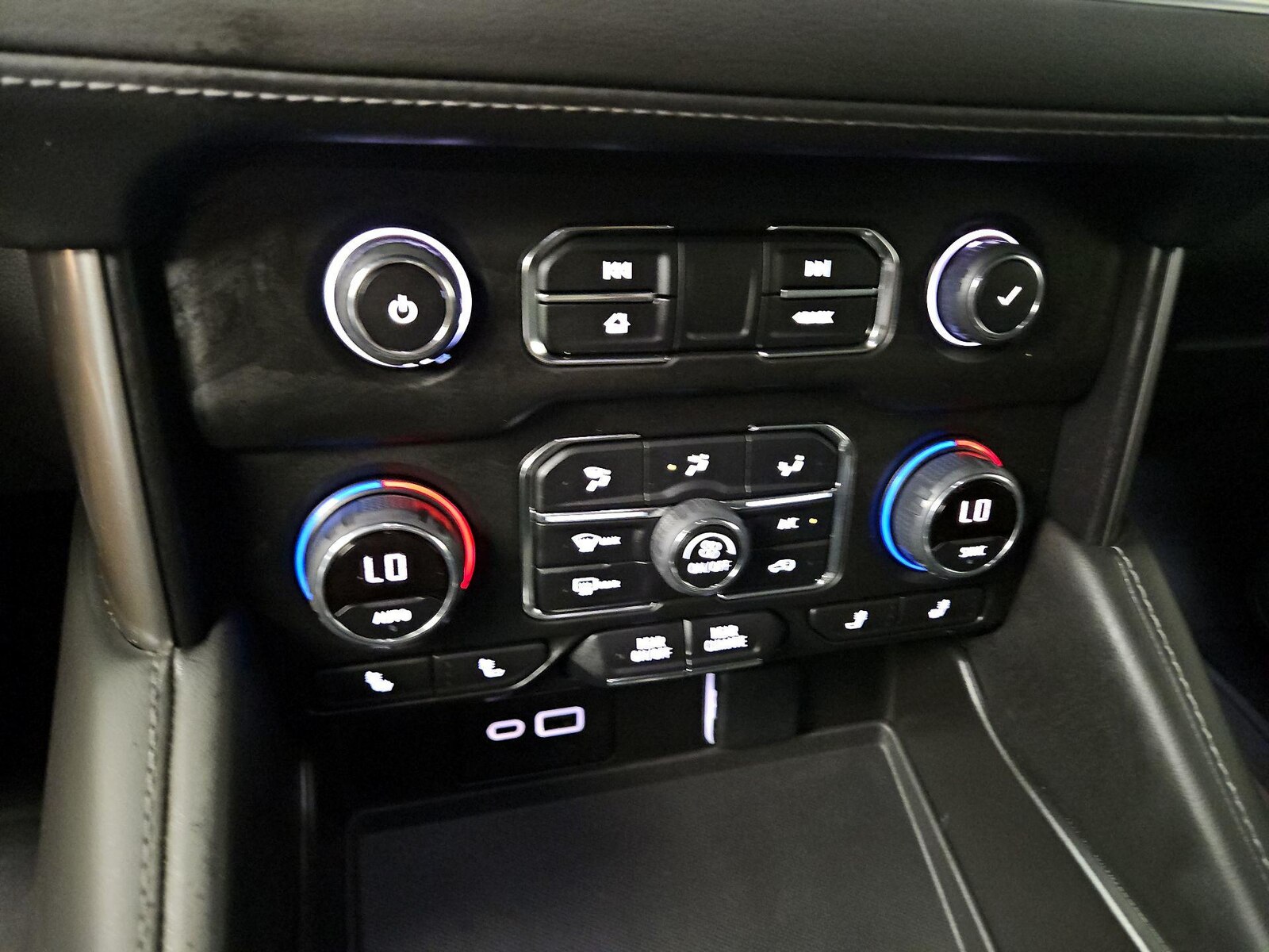 2023 Chevrolet Suburban 1500 Z71, photo 18