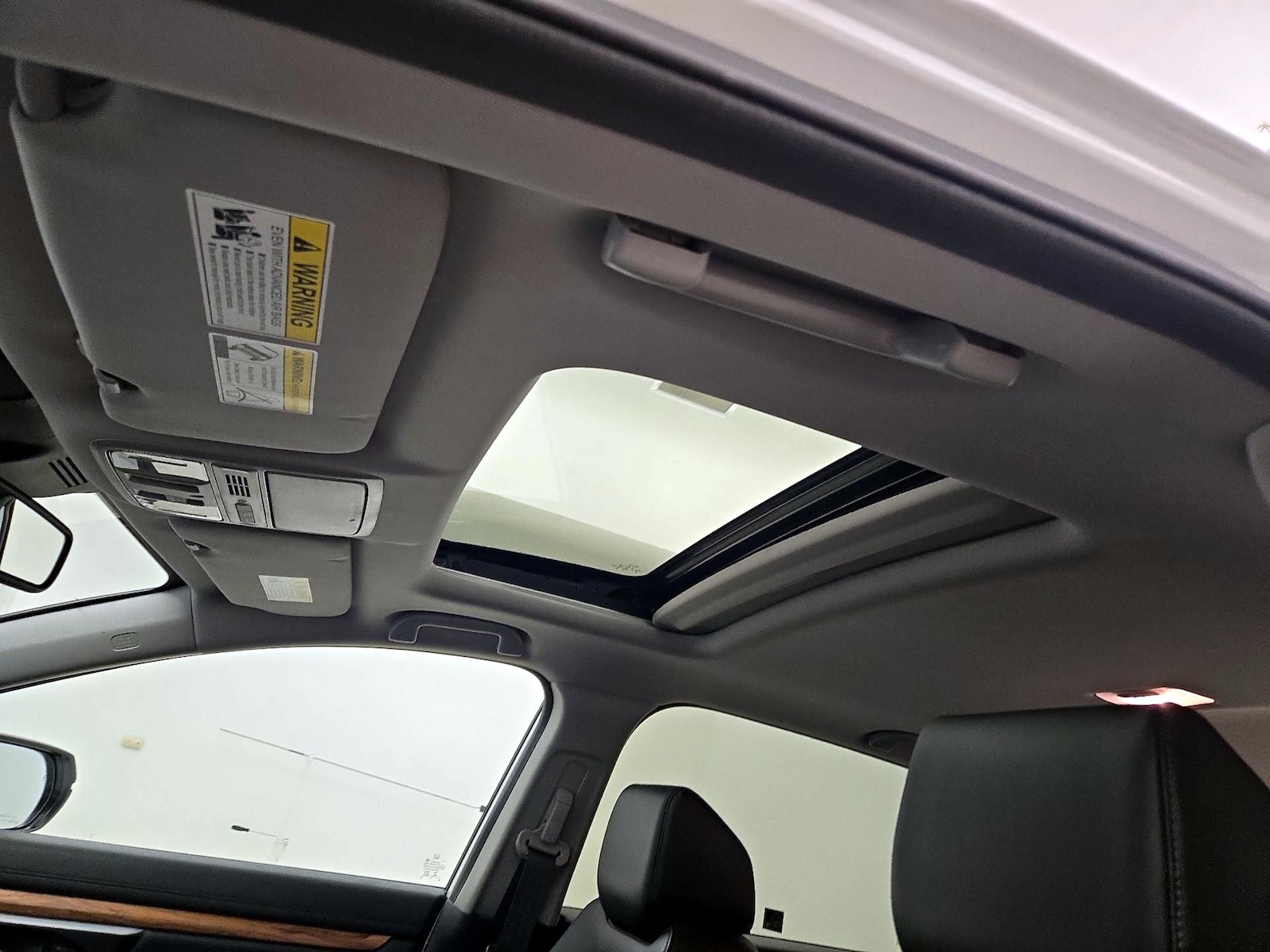 Sunroof(s) & Overhead Airbags