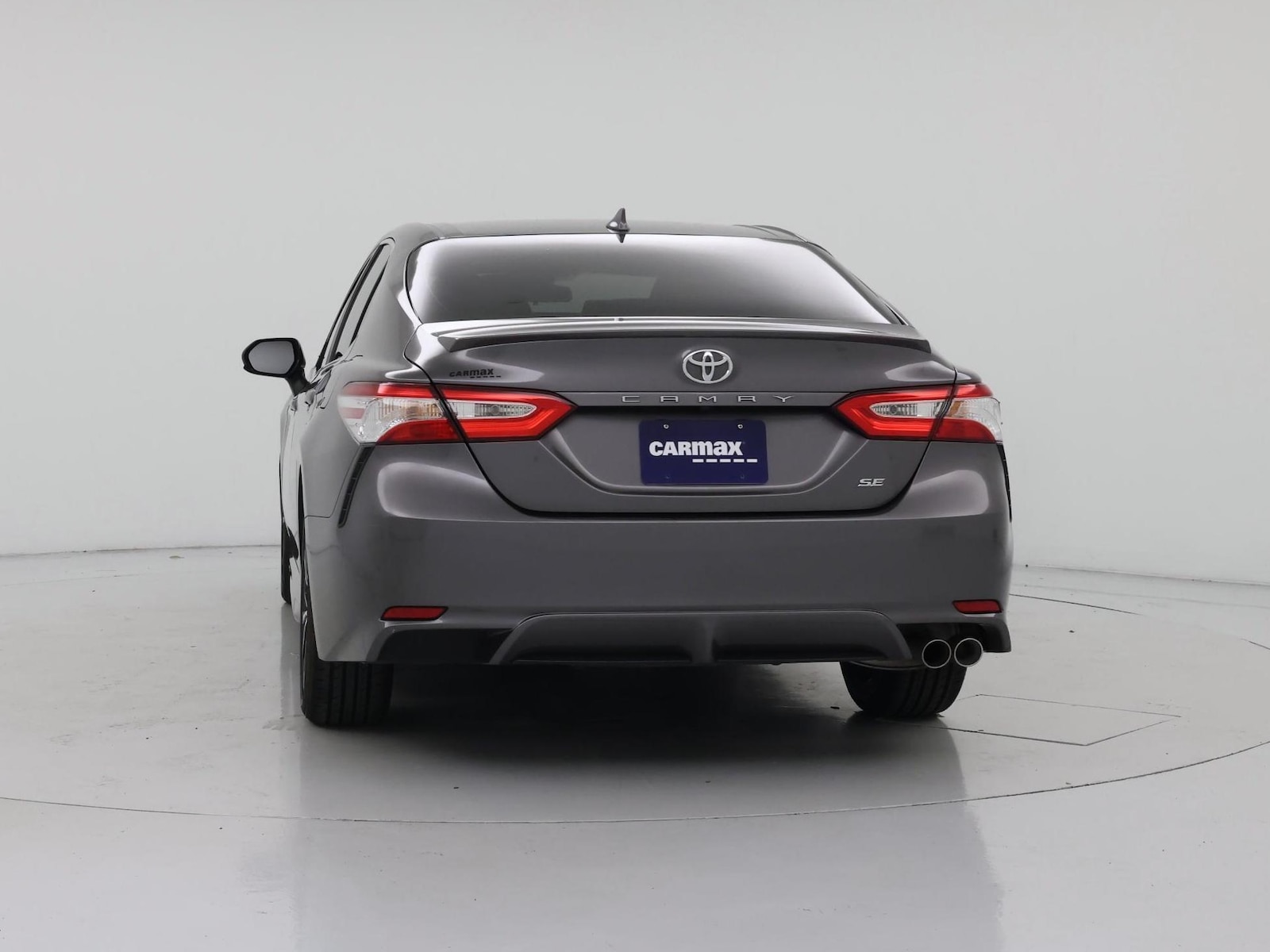 2020 Toyota Camry SE - Photo 7