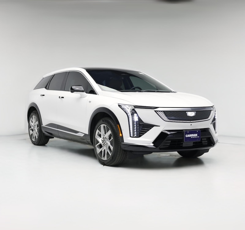 2025 Cadillac OPTIQ Luxury 2