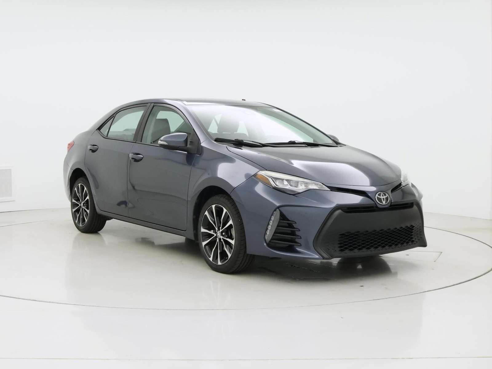 2018 Toyota Corolla SE - Photo 2