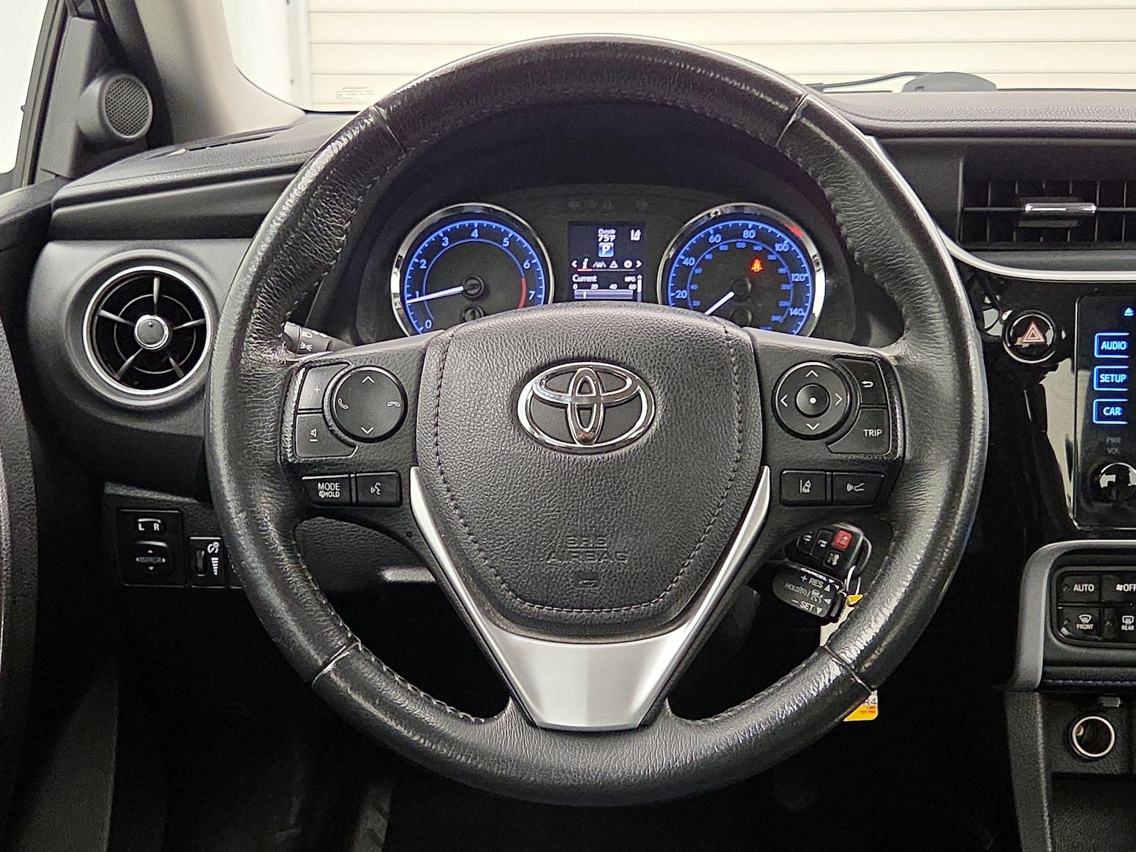 2018 Toyota Corolla SE - Photo 11