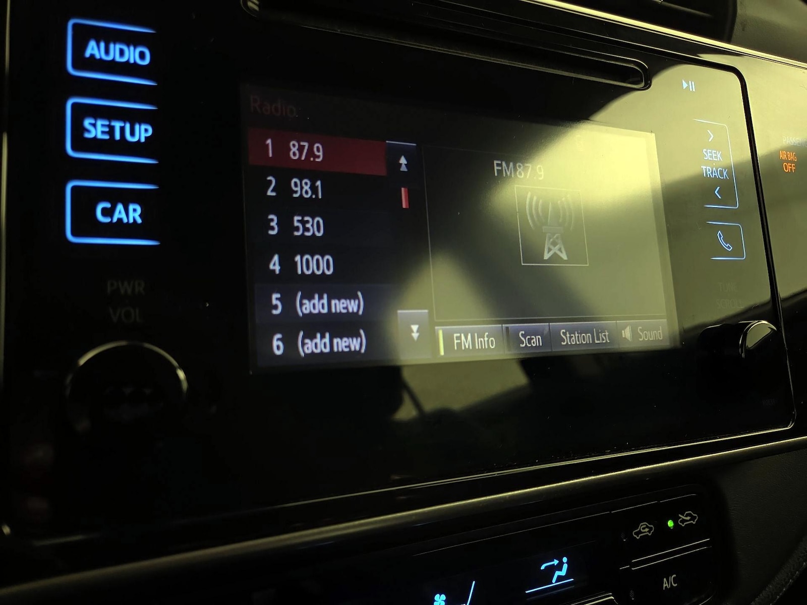2018 Toyota Corolla SE - Photo 16
