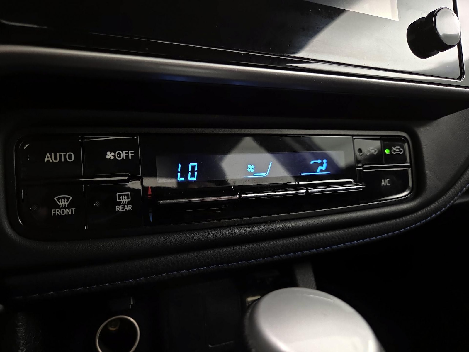 2018 Toyota Corolla SE - Photo 17