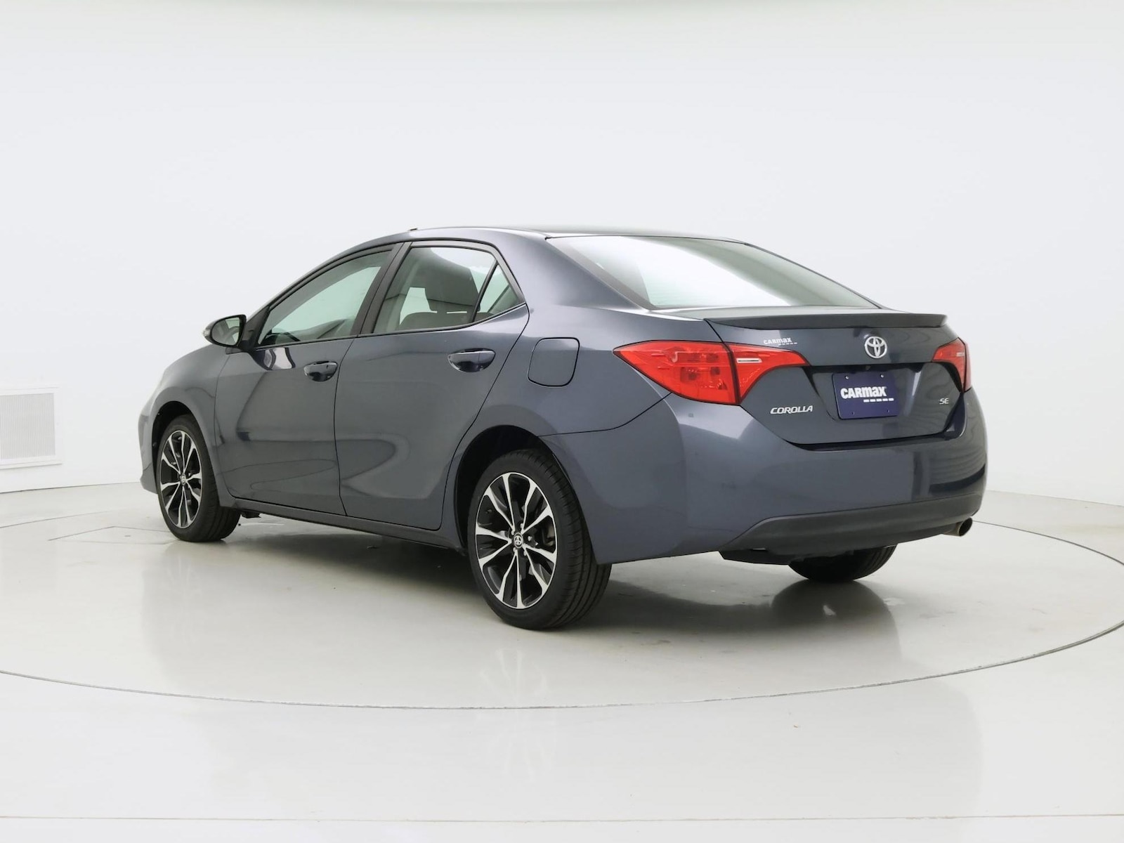 2018 Toyota Corolla SE - Photo 3