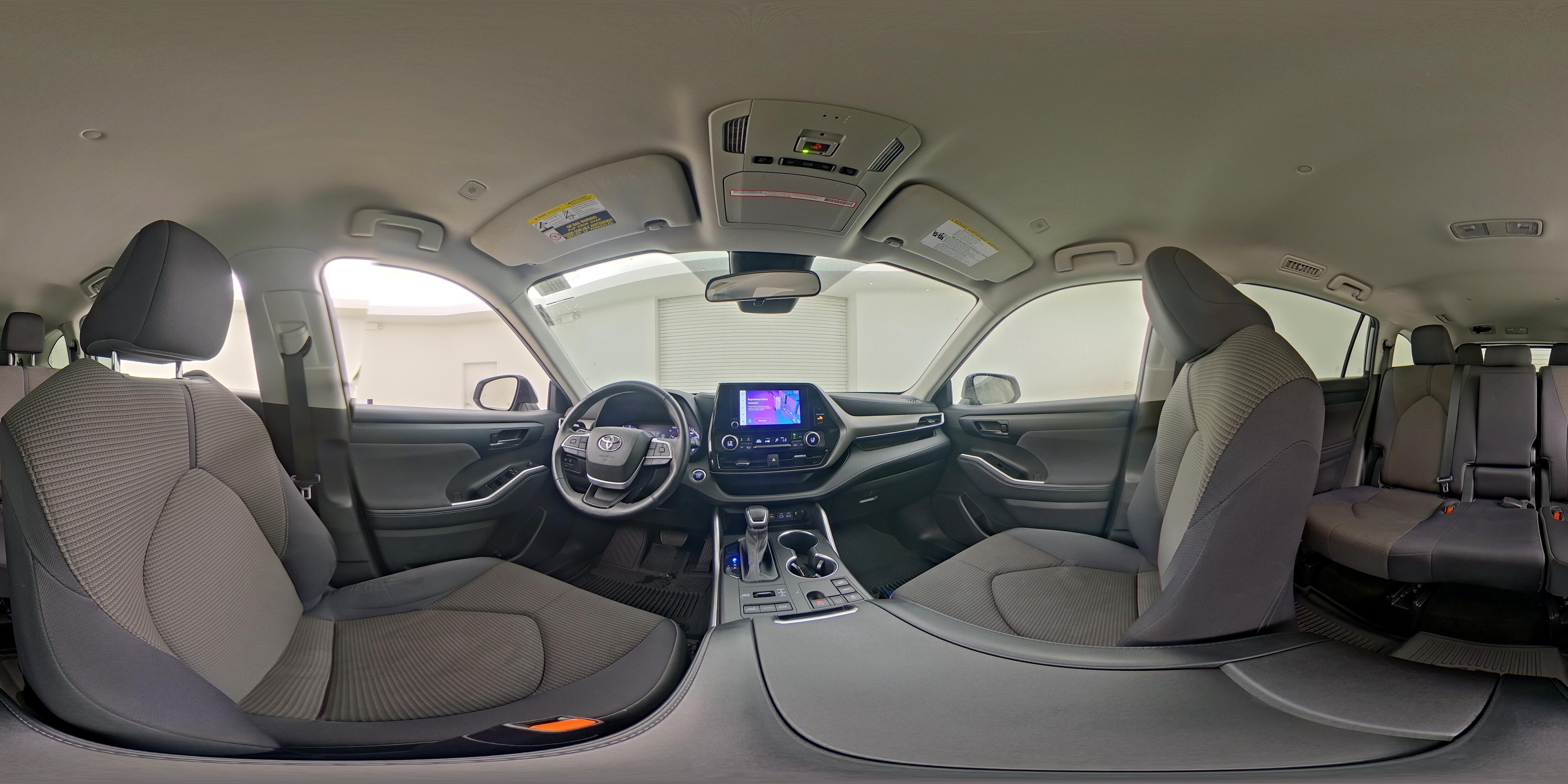 2023 Toyota Highlander LE - Photo 26
