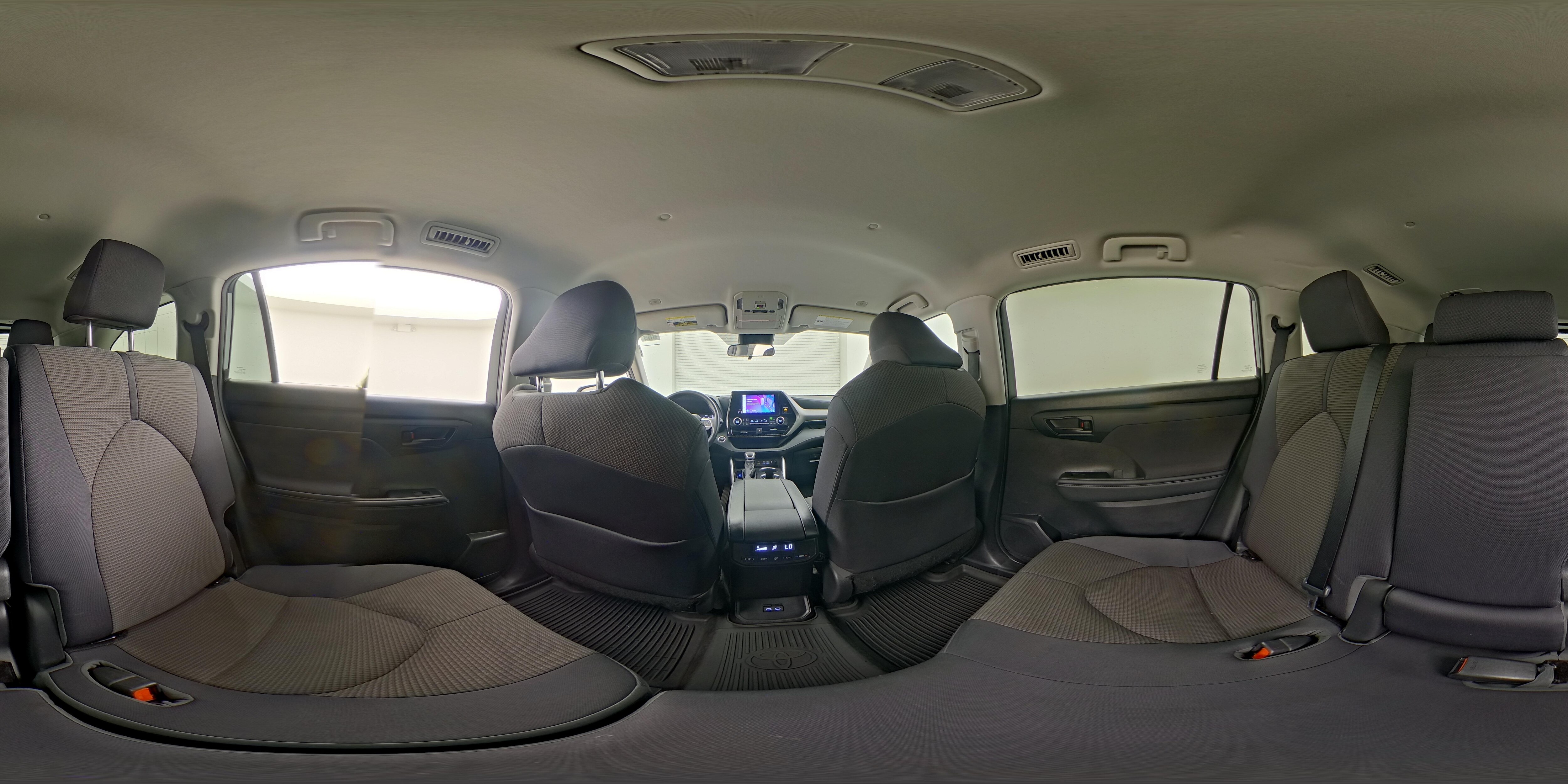 2023 Toyota Highlander LE - Photo 27