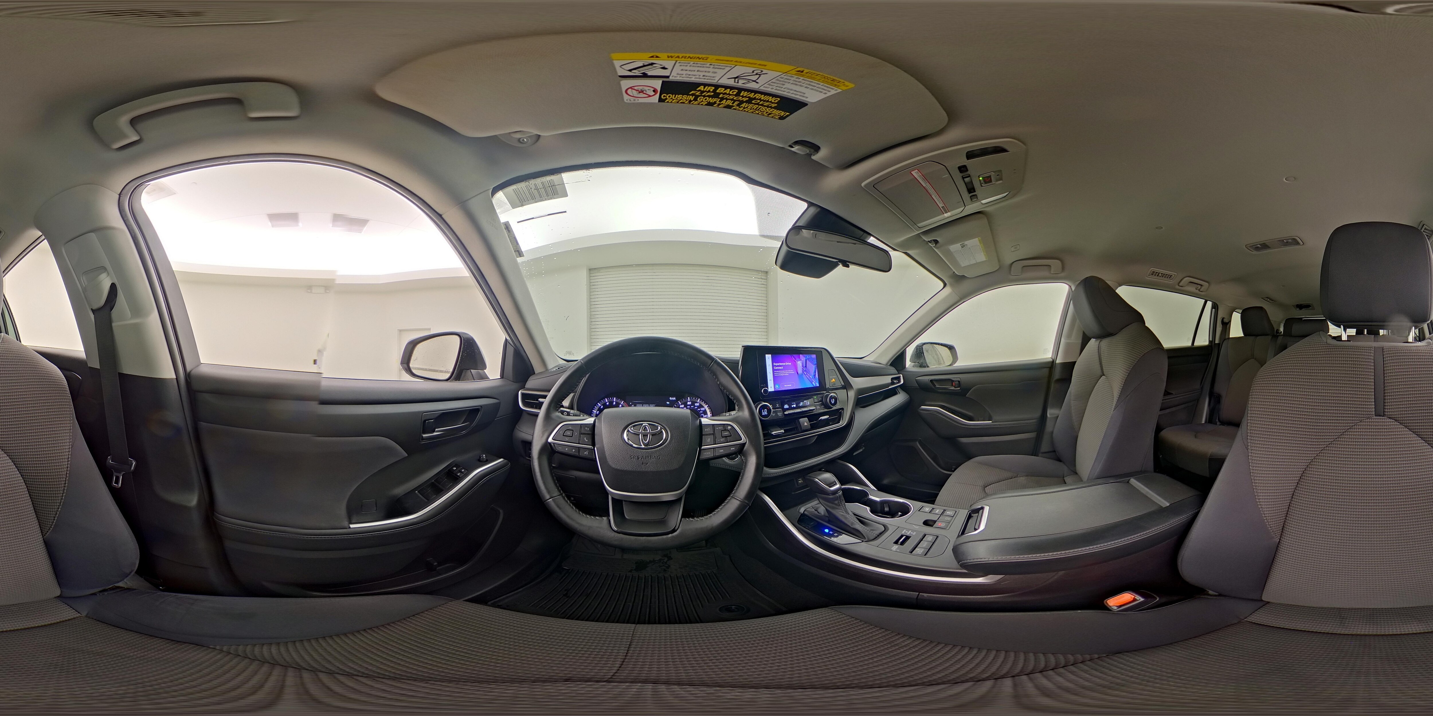 2023 Toyota Highlander LE - Photo 28