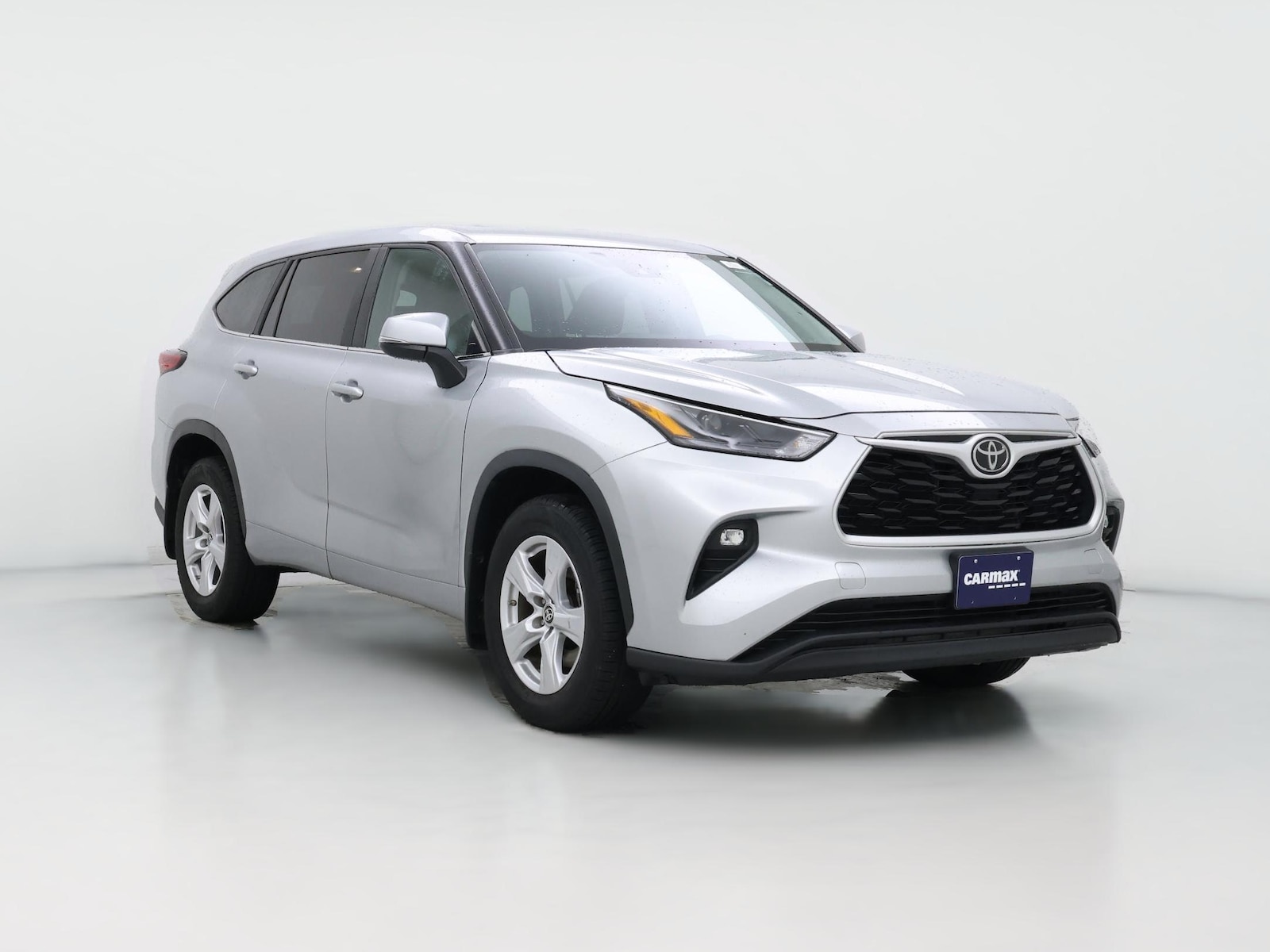 2023 Toyota Highlander LE - Photo 1