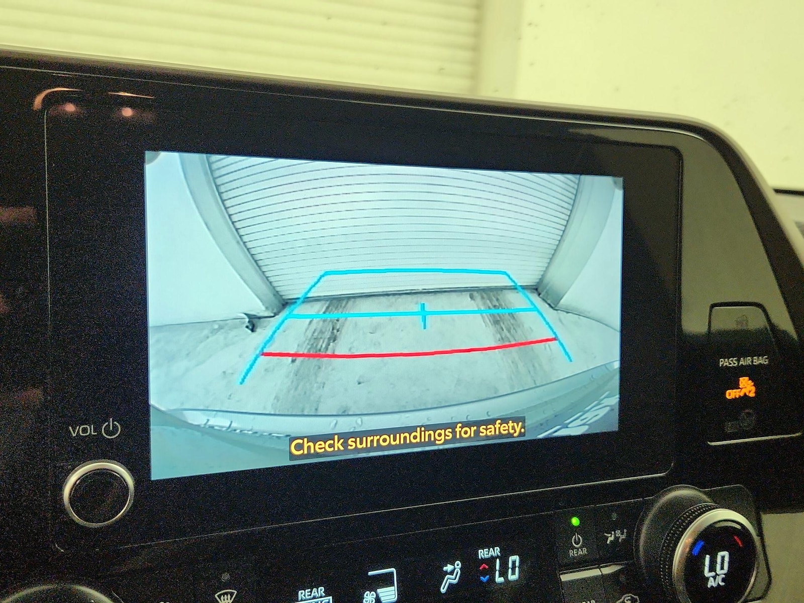 2023 Toyota Highlander LE - Photo 15