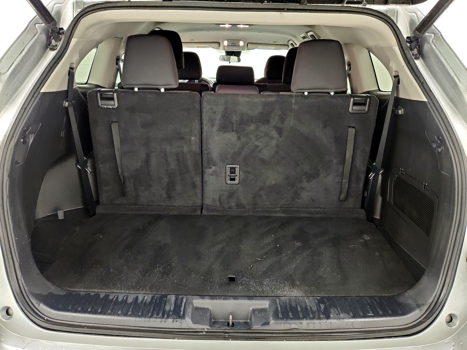 2023 Toyota Highlander LE - Photo 22