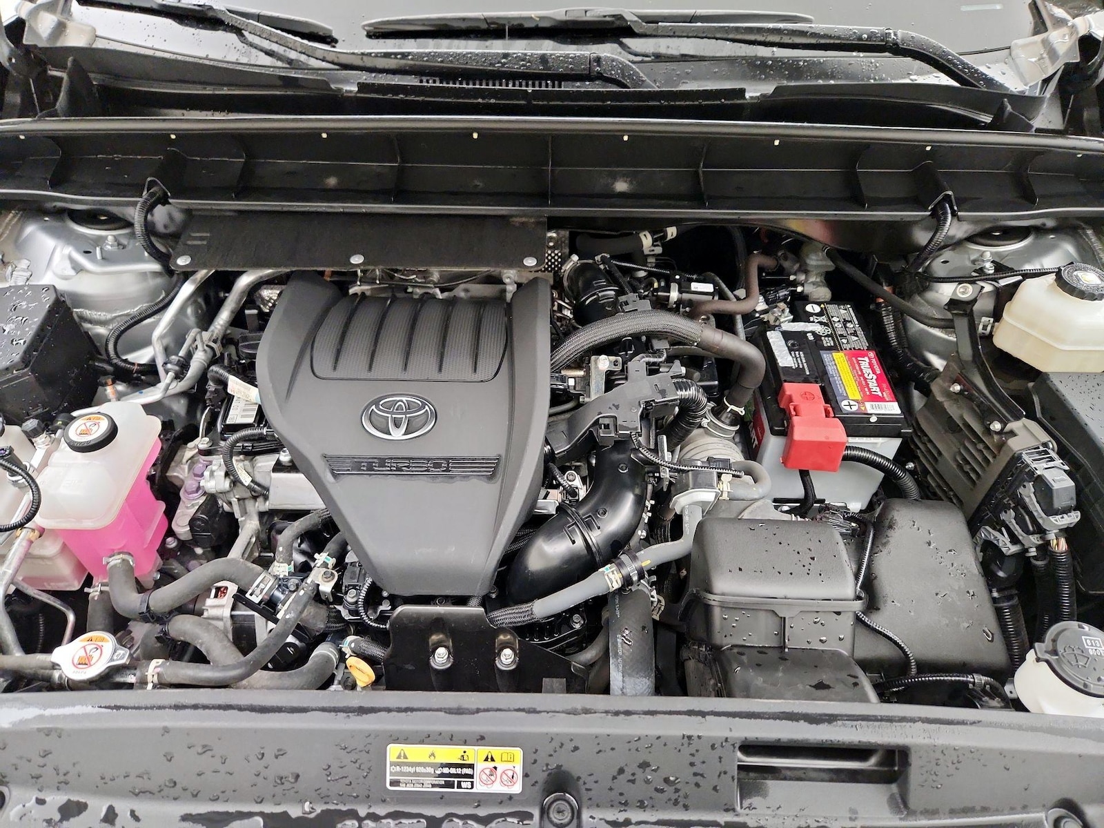 2023 Toyota Highlander LE - Photo 24