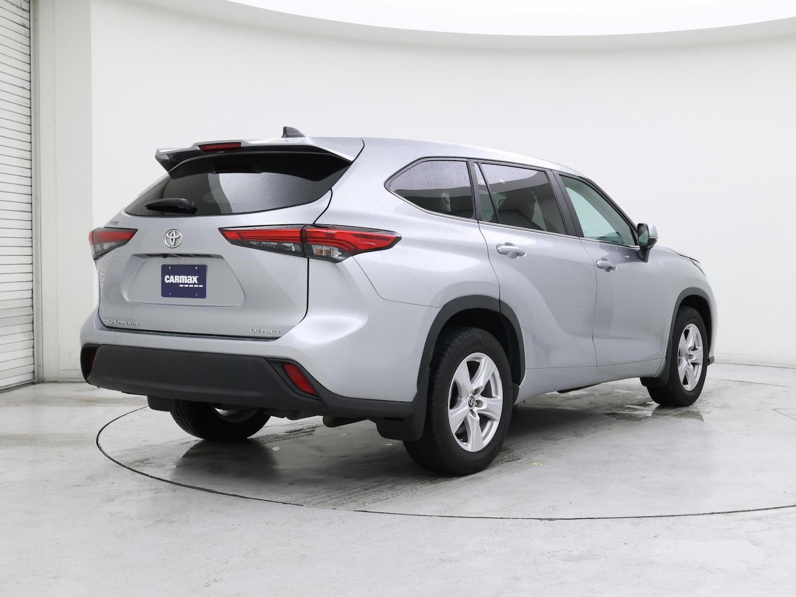 2023 Toyota Highlander LE - Photo 9