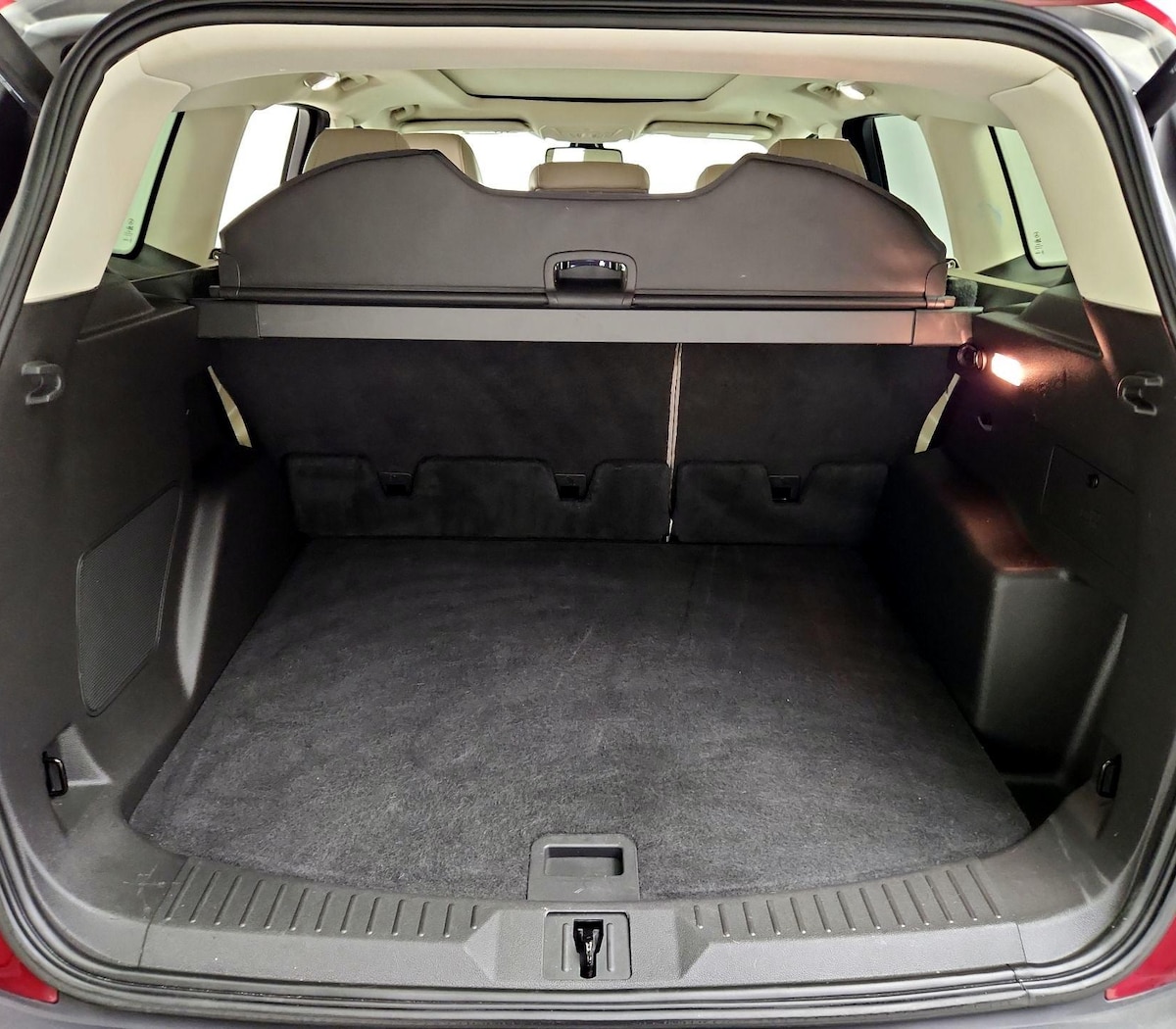 Trunk/Cargo (Seats Up)