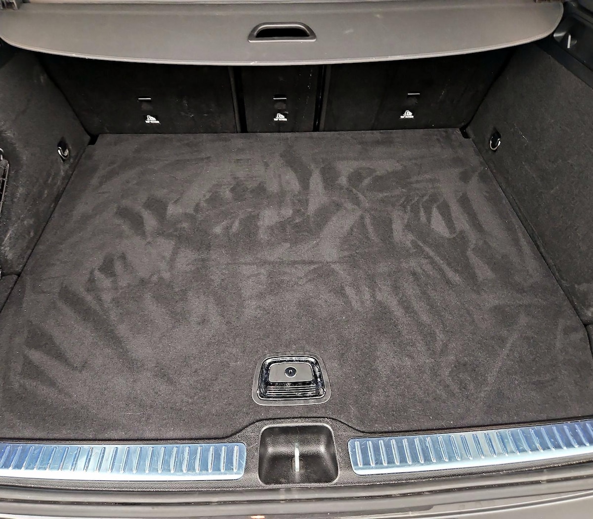 Trunk/Cargo (Seats Up)