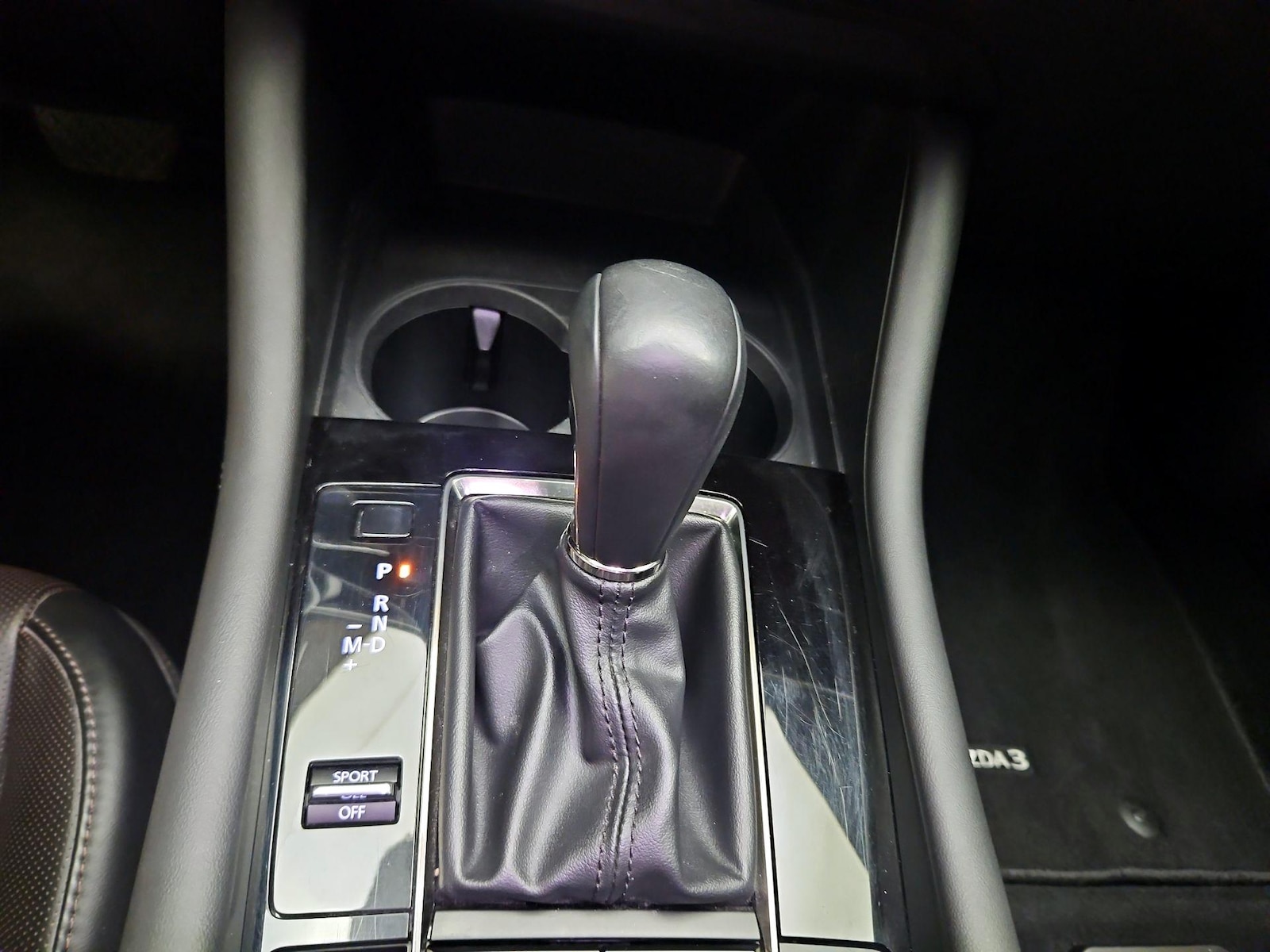 2020 Mazda Mazda3 Premium - Photo 18