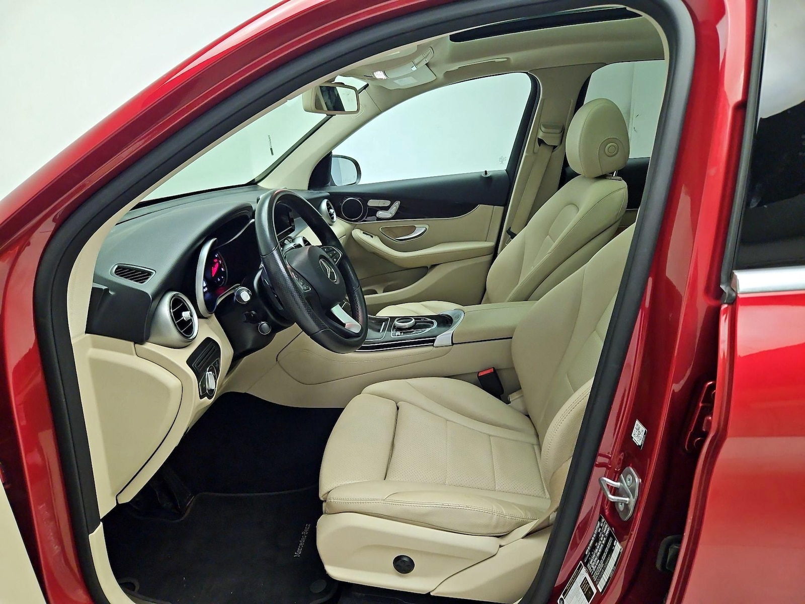 2018 Mercedes-Benz GLC GLC300 - Photo 12
