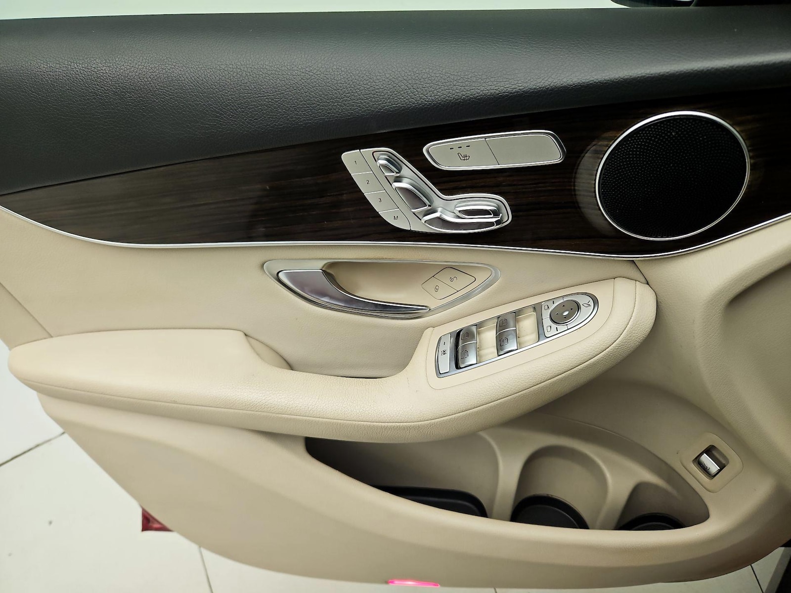 2018 Mercedes-Benz GLC GLC300 - Photo 13