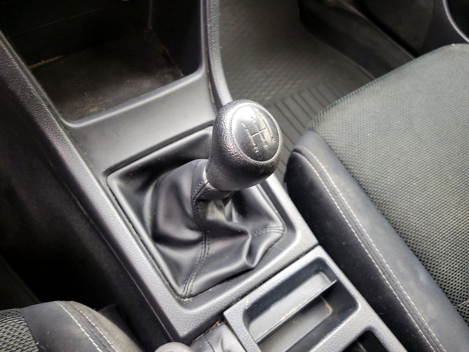 2014 Subaru XV Crosstrek Premium - Photo 17